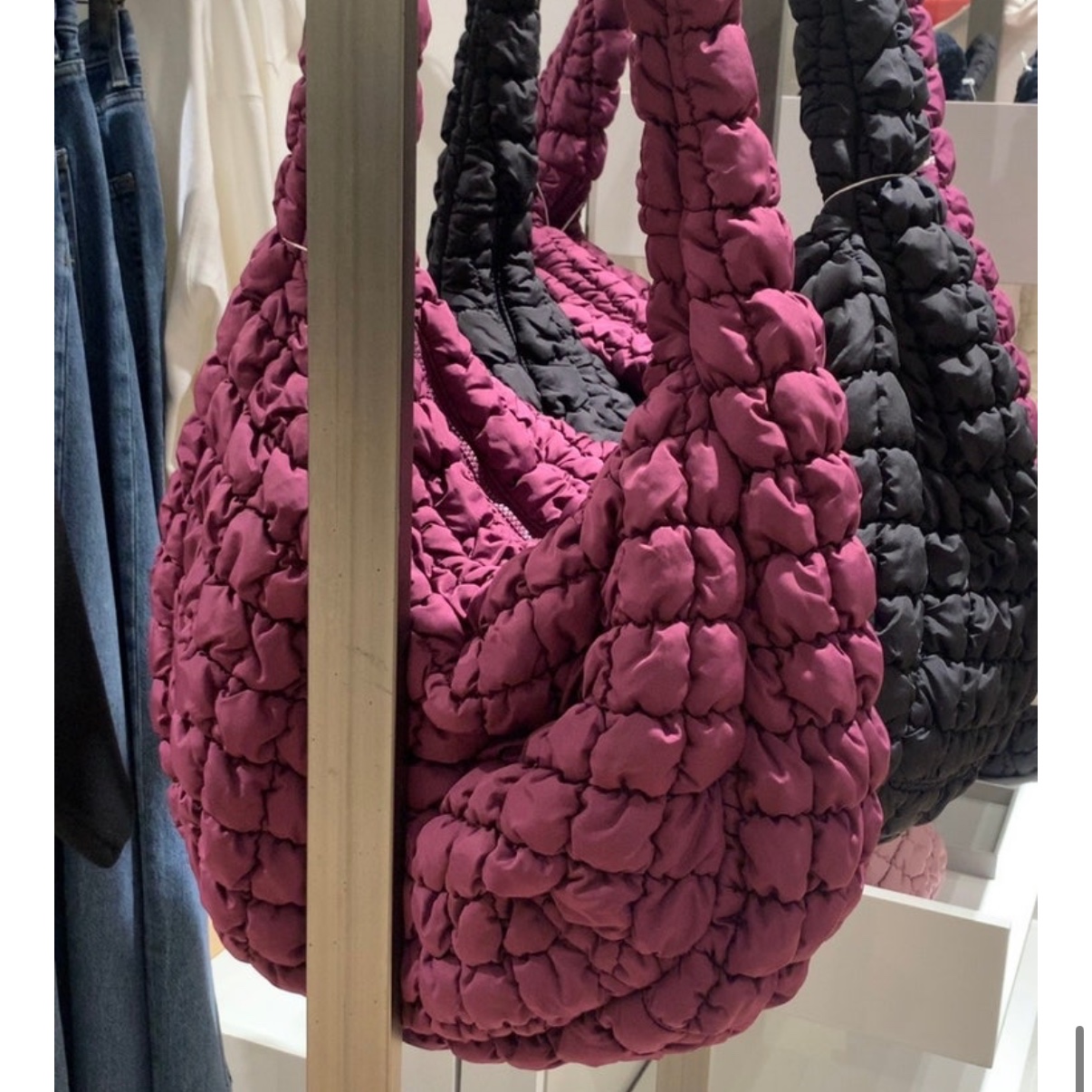 COS Quilted Oversized Shoulder Bag Burgundy, COS Quilted Mini Bag Bright Turquoise 착용 스타일 - 1