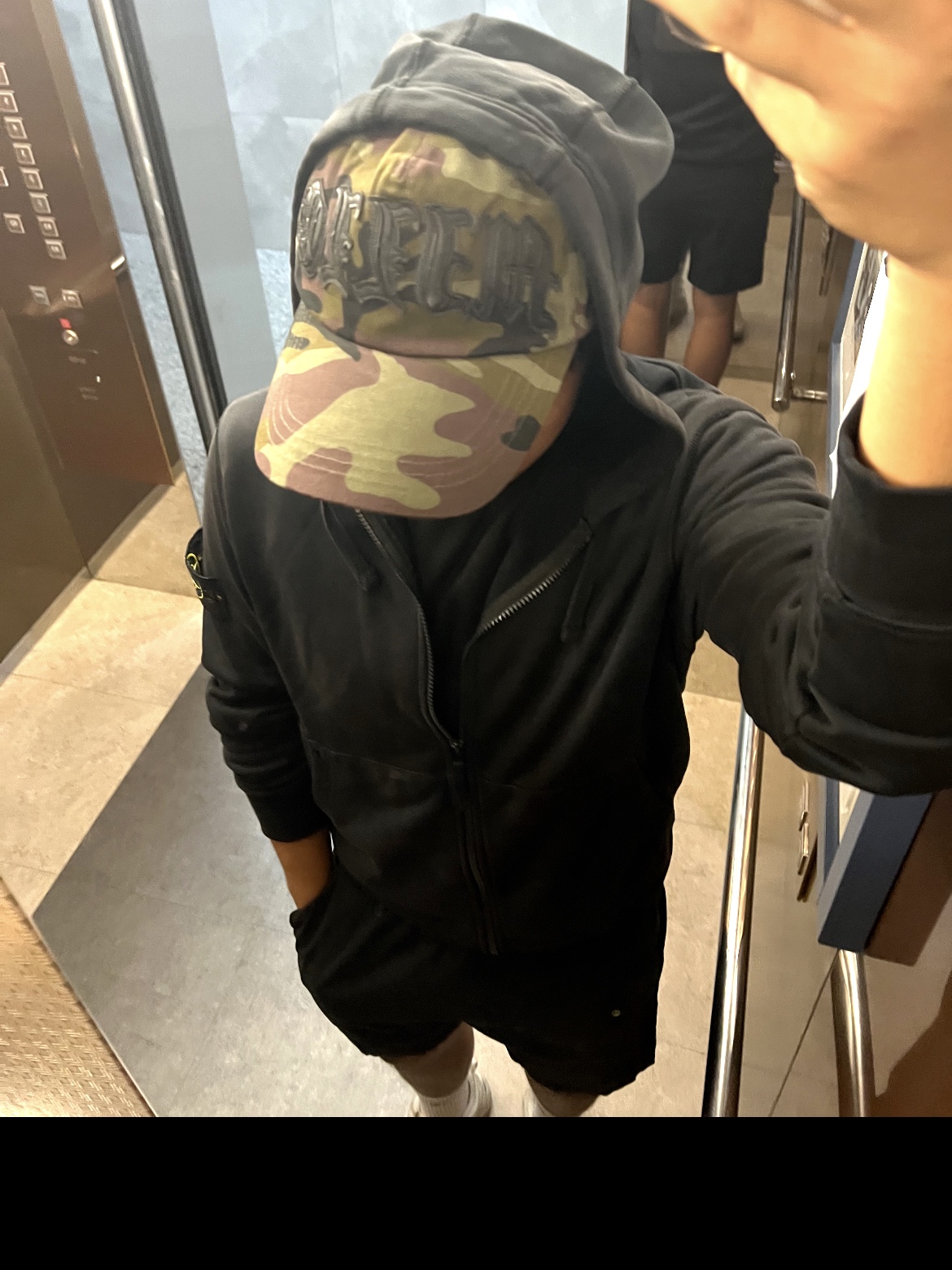 Nike V2K Run Metallic Silver White, Nike Therma-Fit Repel Synthetic Fill Running Jacket Black - Asia 착용 스타일 - 2