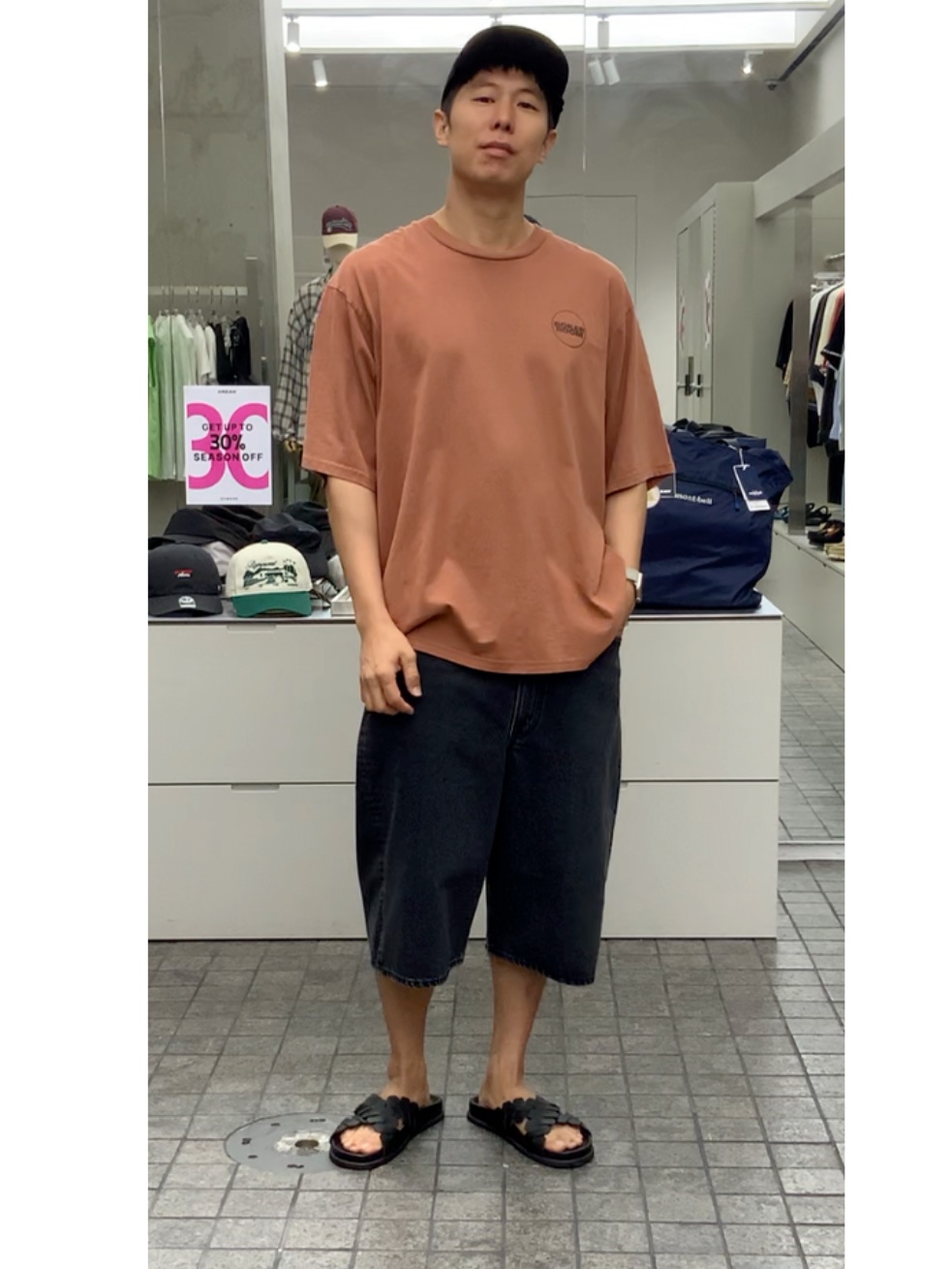 Boiler Room Core Boiler Room Tee Caramel - 25SS, Ancient Greek Sandals Leandros Black - 25SS 착용 스타일 - 1