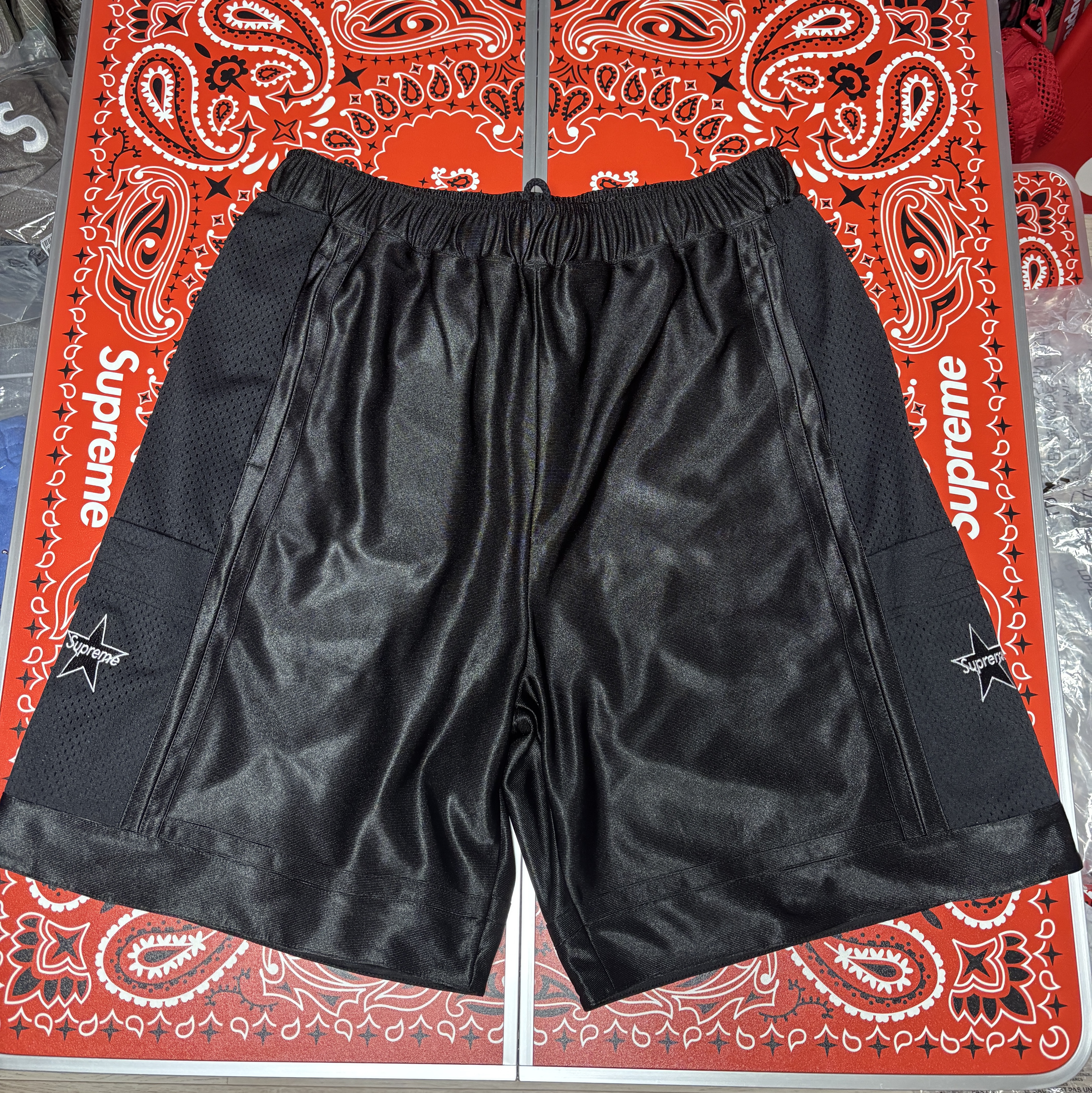 Supreme Side Pocket Basketball Shorts Black - 25SS 착용 스타일 - 1