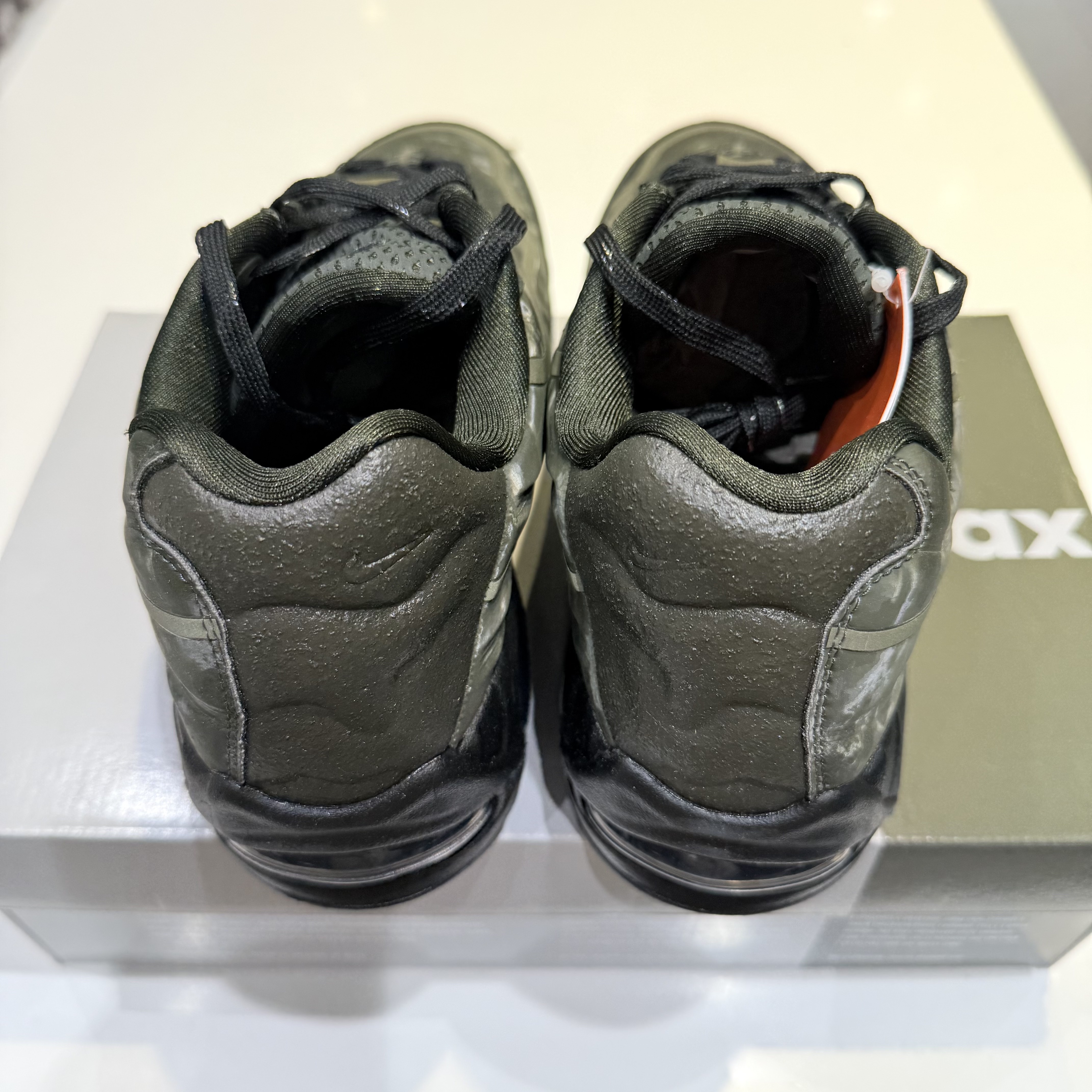 Nike x Worksout Air Max 95 Medium Olive and Sequoia 착용 스타일 - 4