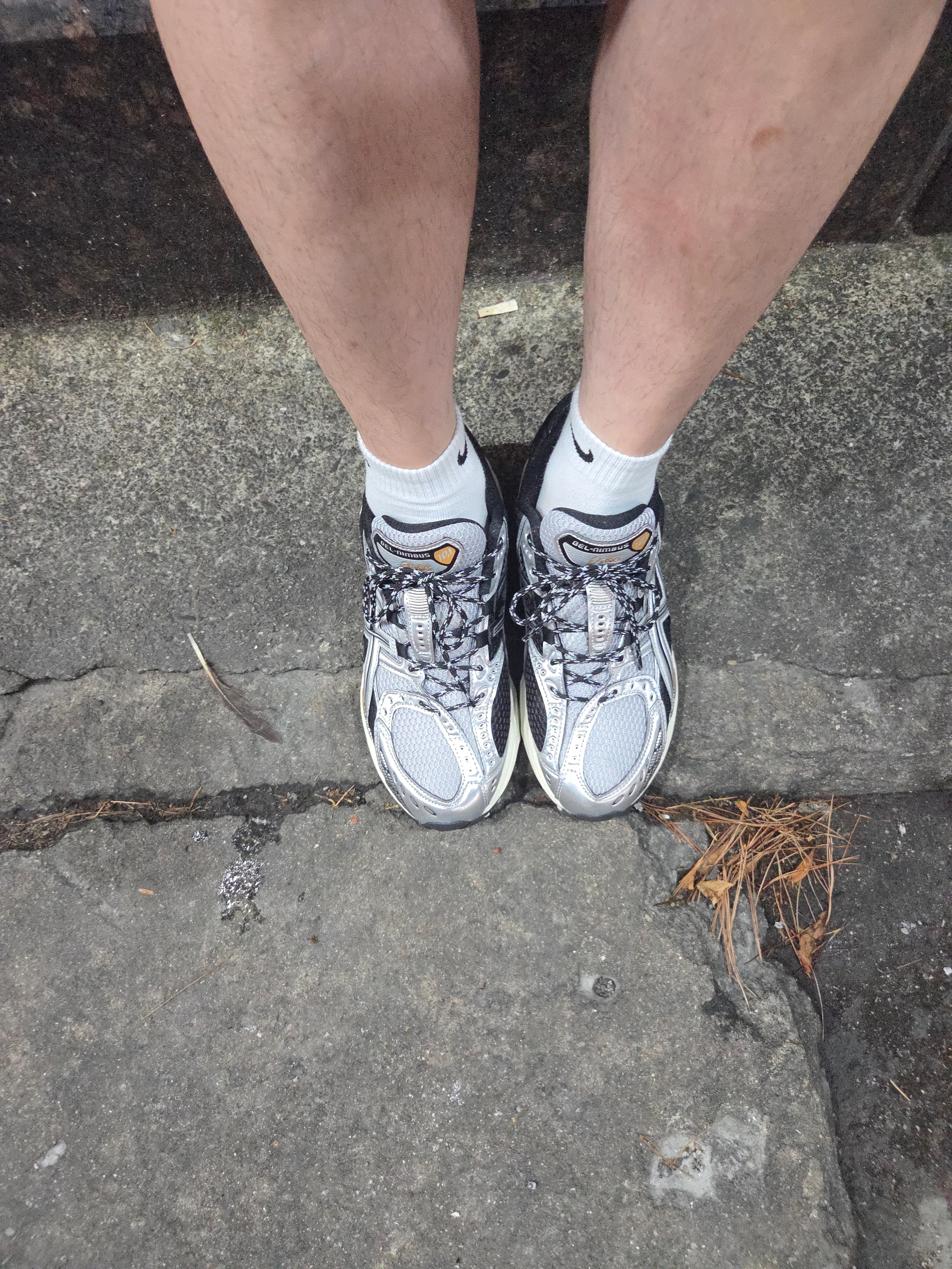 Asics Gel-Nimbus 10.1 Piedmont Grey Pure Silver 착용 스타일