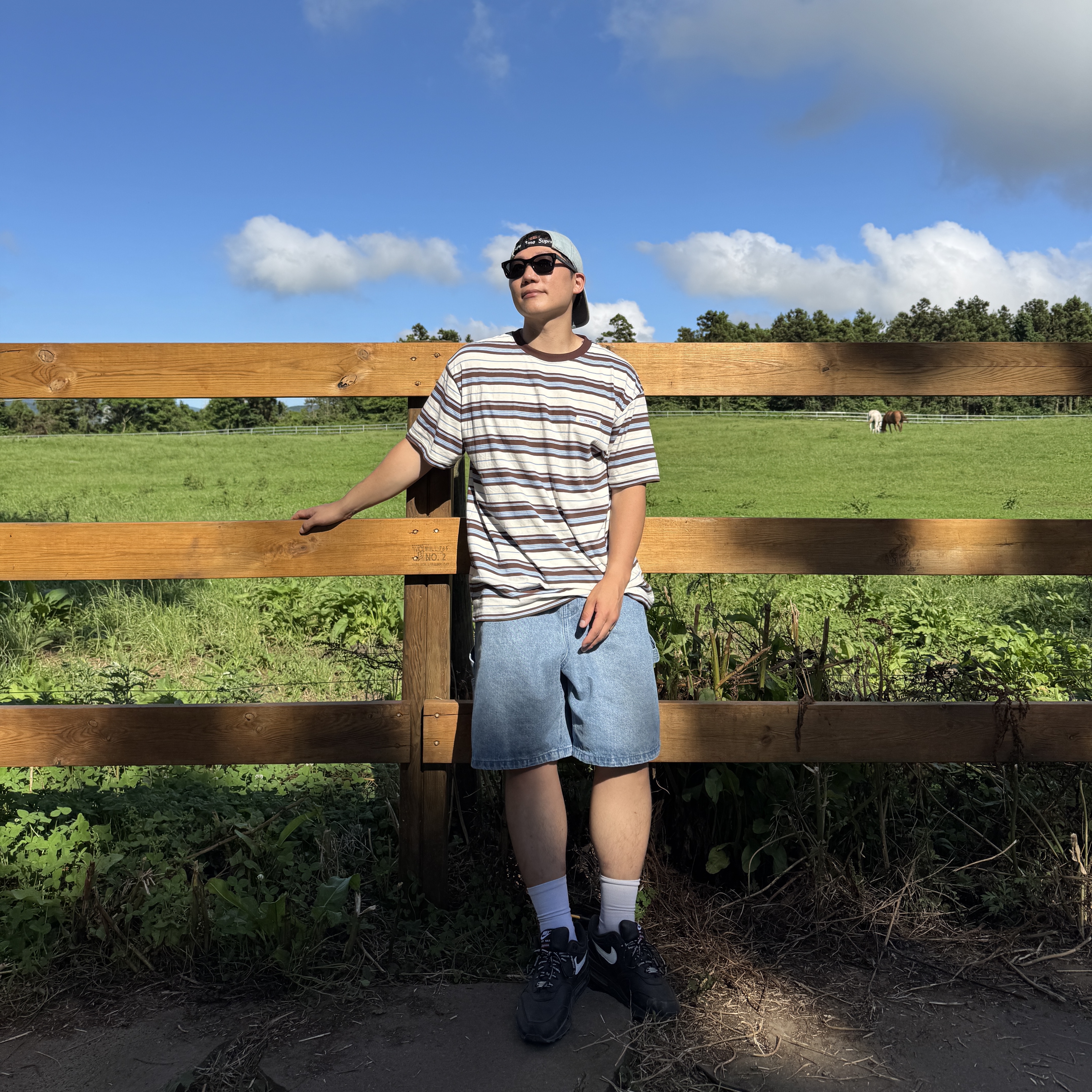 Supreme x Nike ACG Denim 6-Panel Washed Blue - 22FW, Supreme Avon Sunglasses Black - 24SS 착용 스타일 - 1