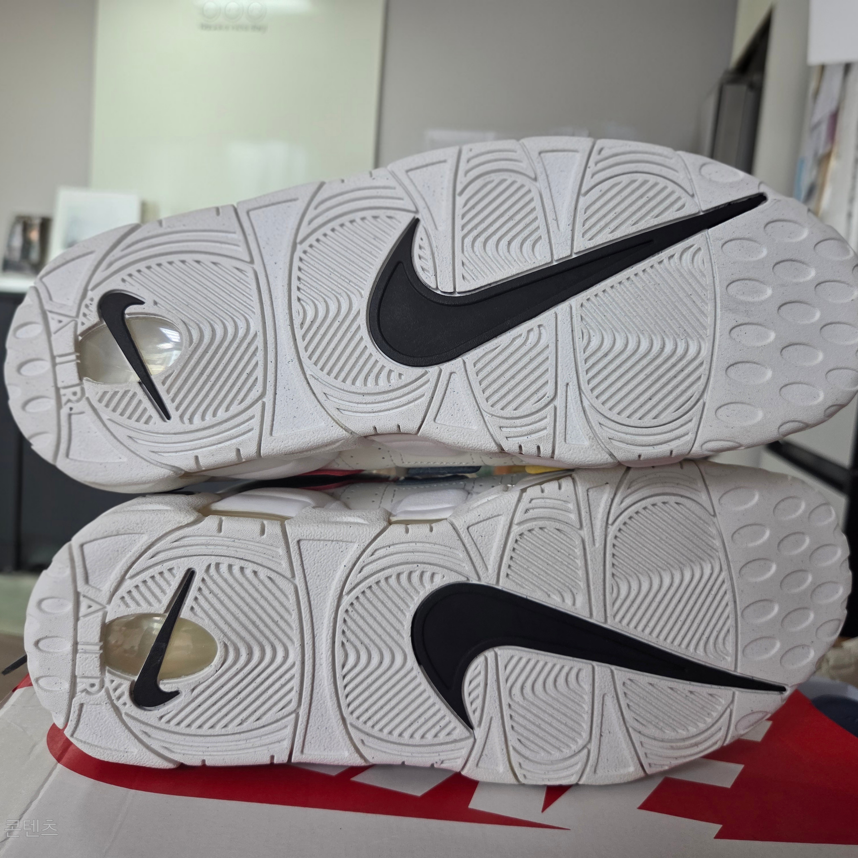 Nike Air More Uptempo 96 Trading Cards 착용 스타일 - 4