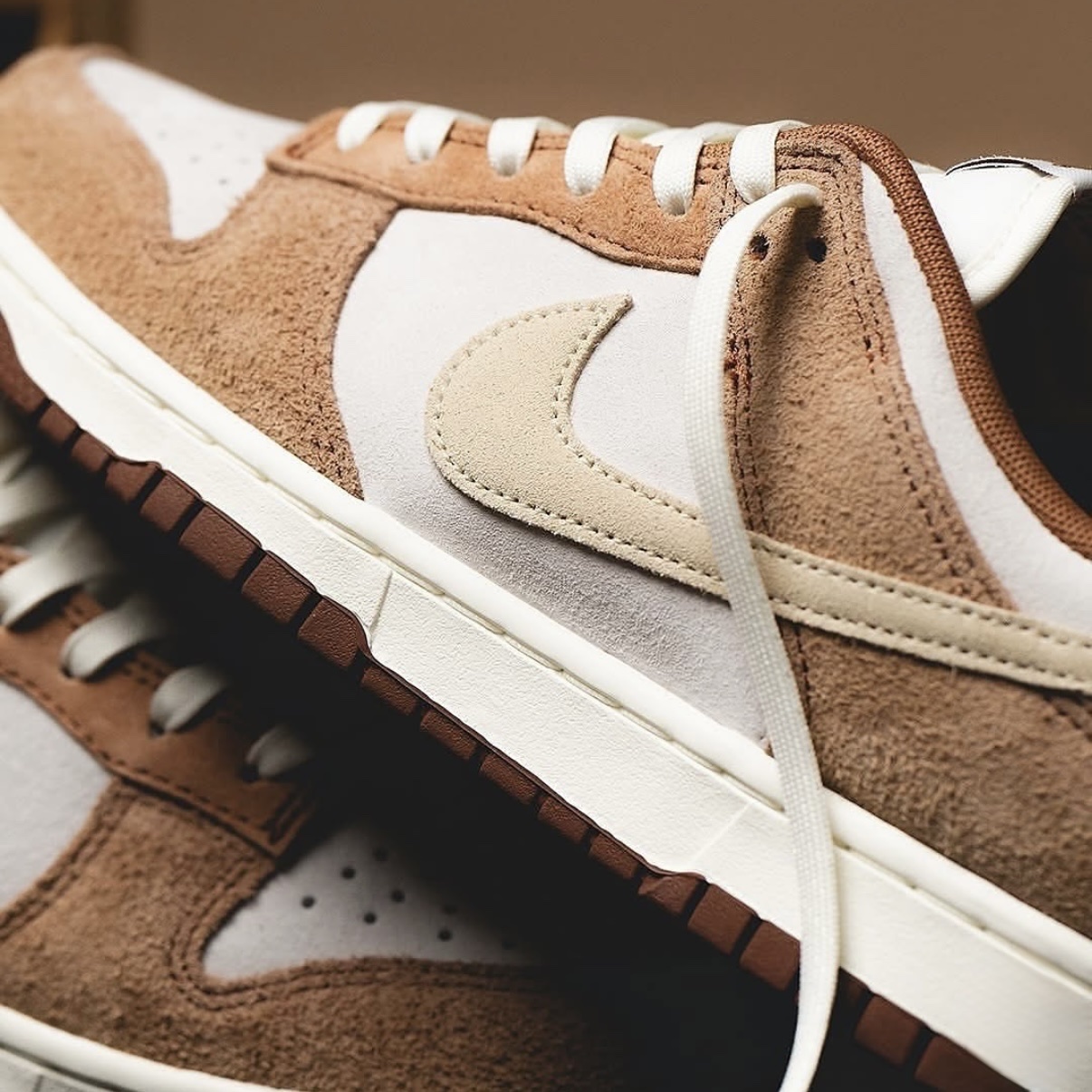 Nike Dunk Low Pro Premium Medium Curry 착용 스타일 - 3