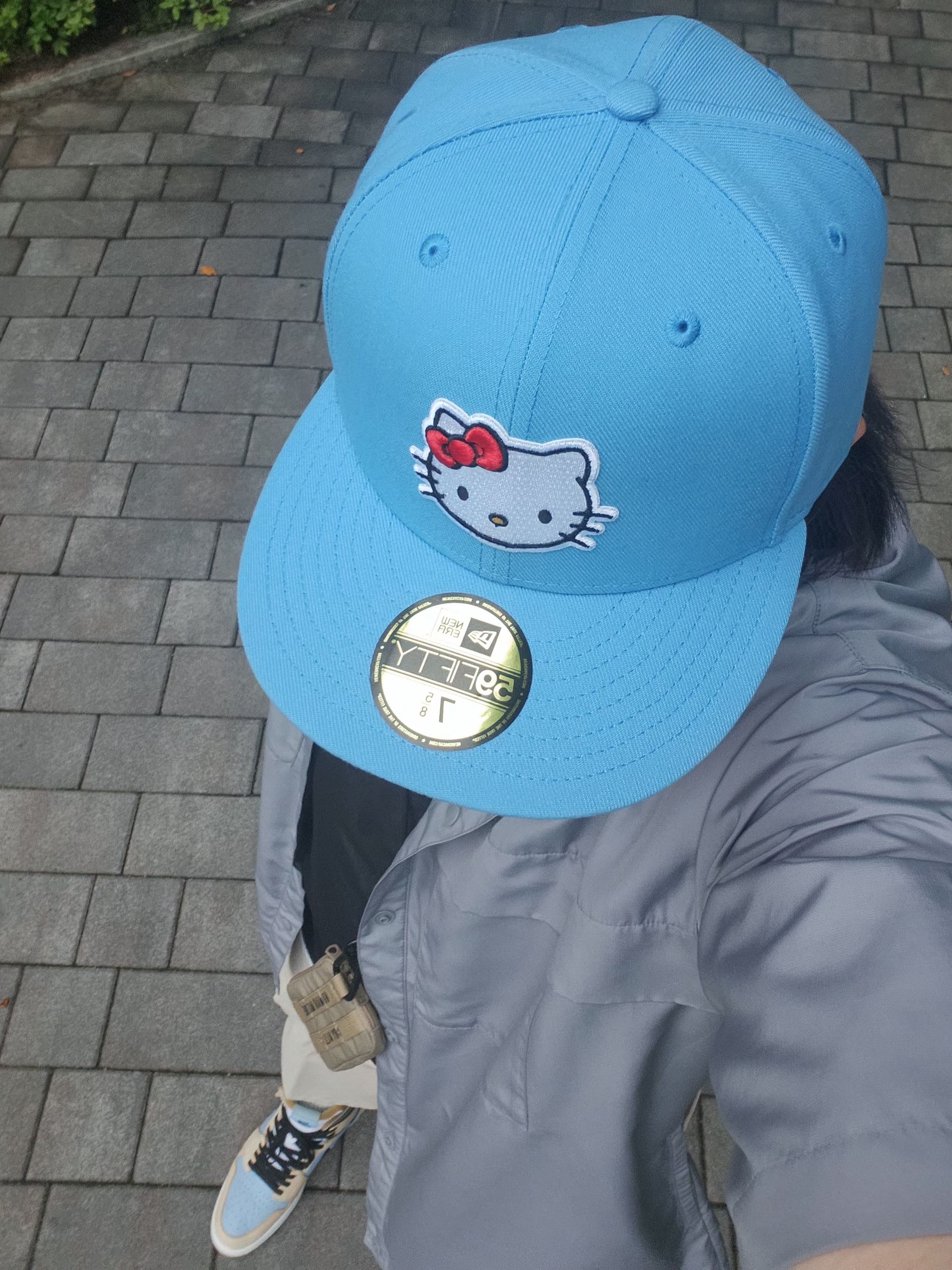 New Era x Hello Kitty Size Cap Radiant Blue, (W) Jordan 1 Zoom Air CMFT Psychic Blue Sesame 착용 스타일 - 2