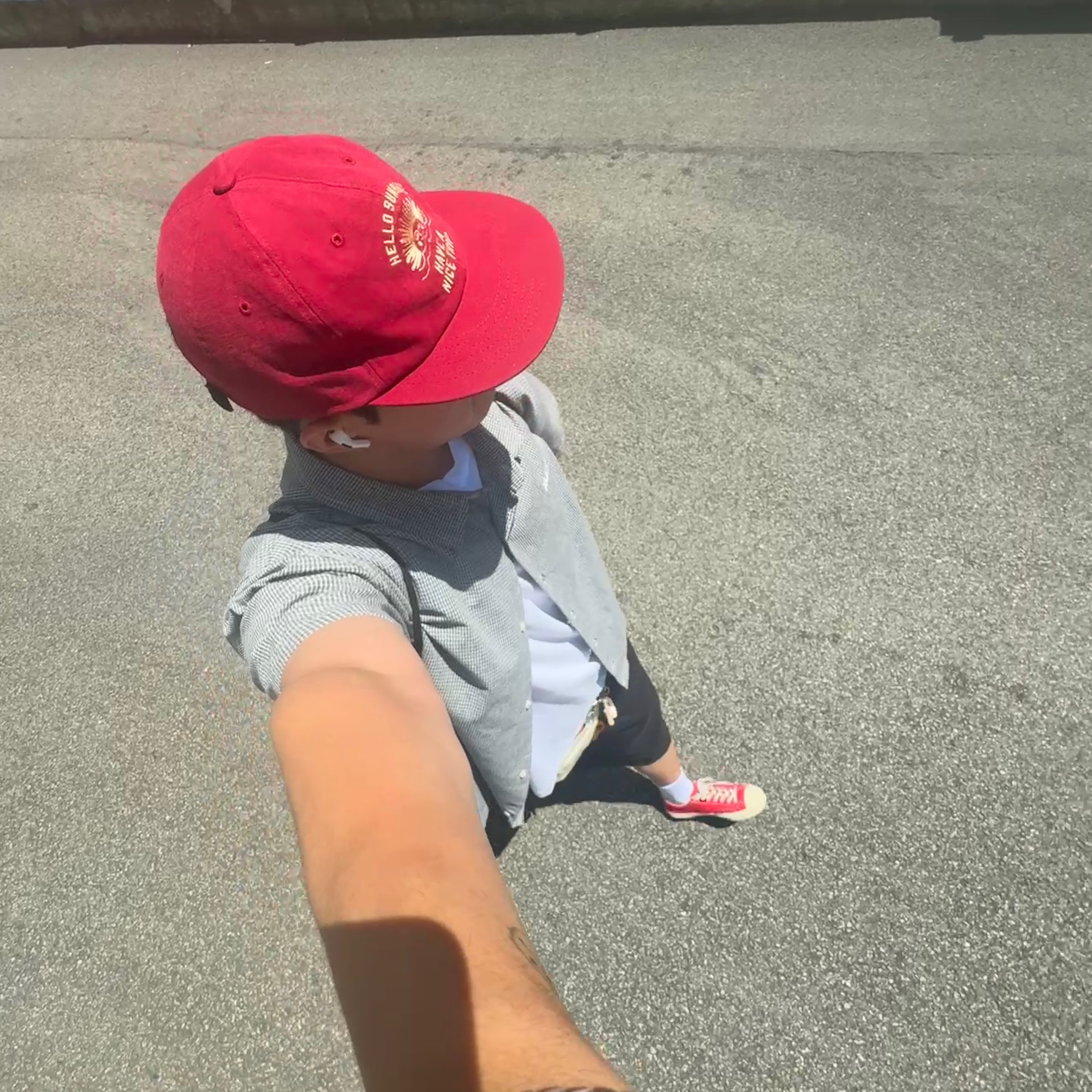 Hello Sunrise VTG Arch Logo Relaxed Fit Cap Red, Dickies Loose Fit 13 Inch Flat Front Work Shorts Black 착용 스타일