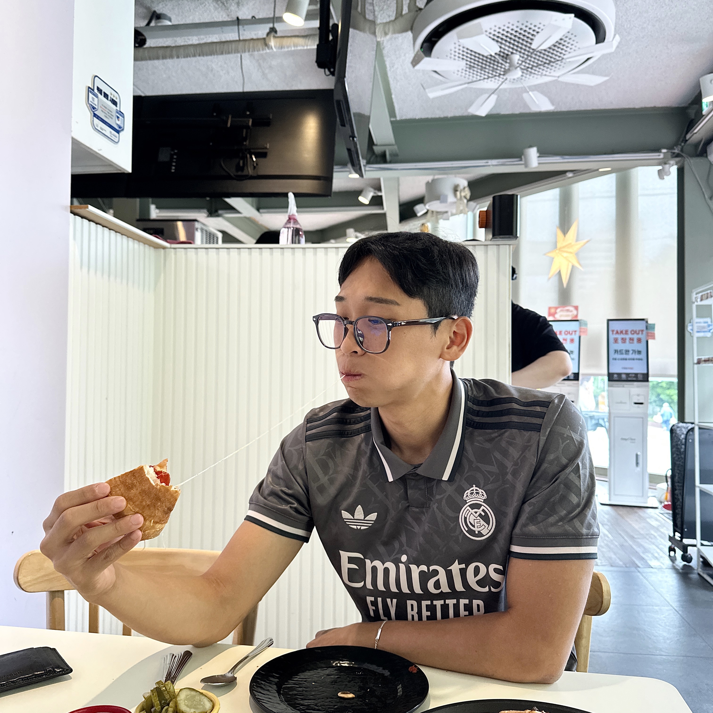 Adidas Real Madrid 2024/25 3rd Jersey Charcoal - KR Sizing (Non Marking Ver.) 착용 스타일