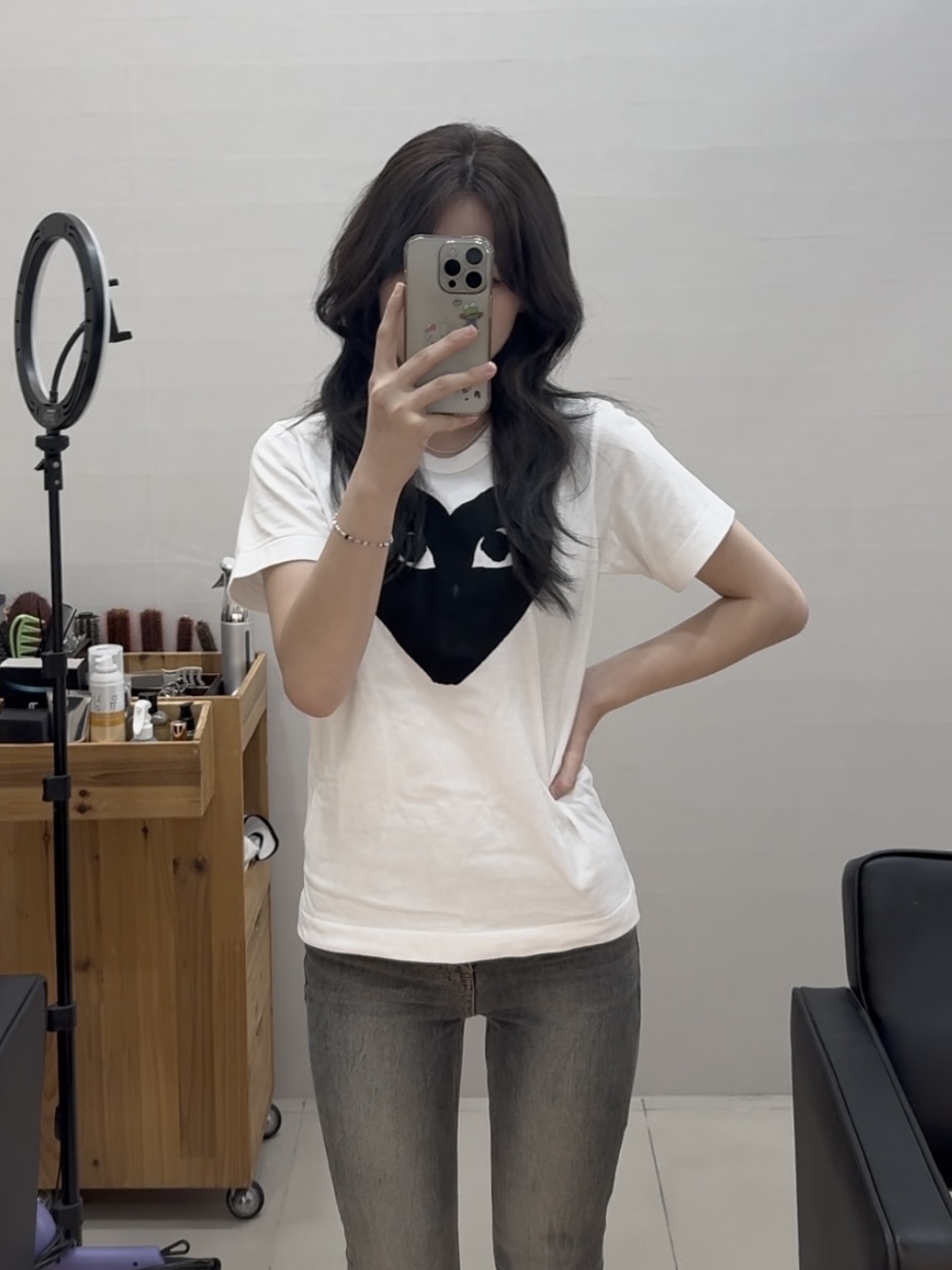 (W) Play Comme des Garcons Black Heart T-Shirt White 착용 스타일
