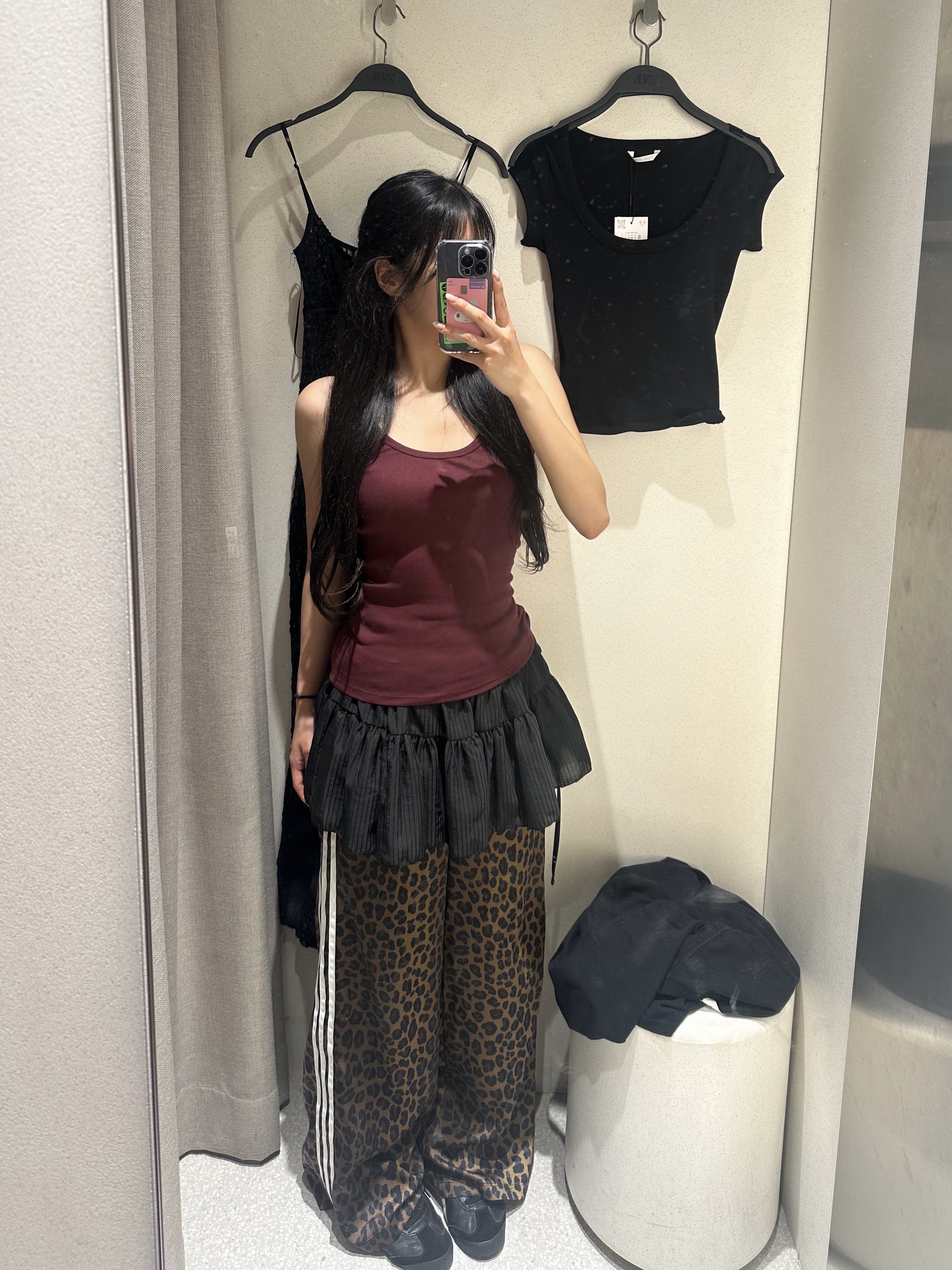 (W) Adidas Originals Wide Leg Satin Pants Multicolor Bronze Strata - KR Sizing, (W) Adidas Originals Wide Leg Satin Pants Multicolor Bronze Strata - US Sizing 착용 스타일