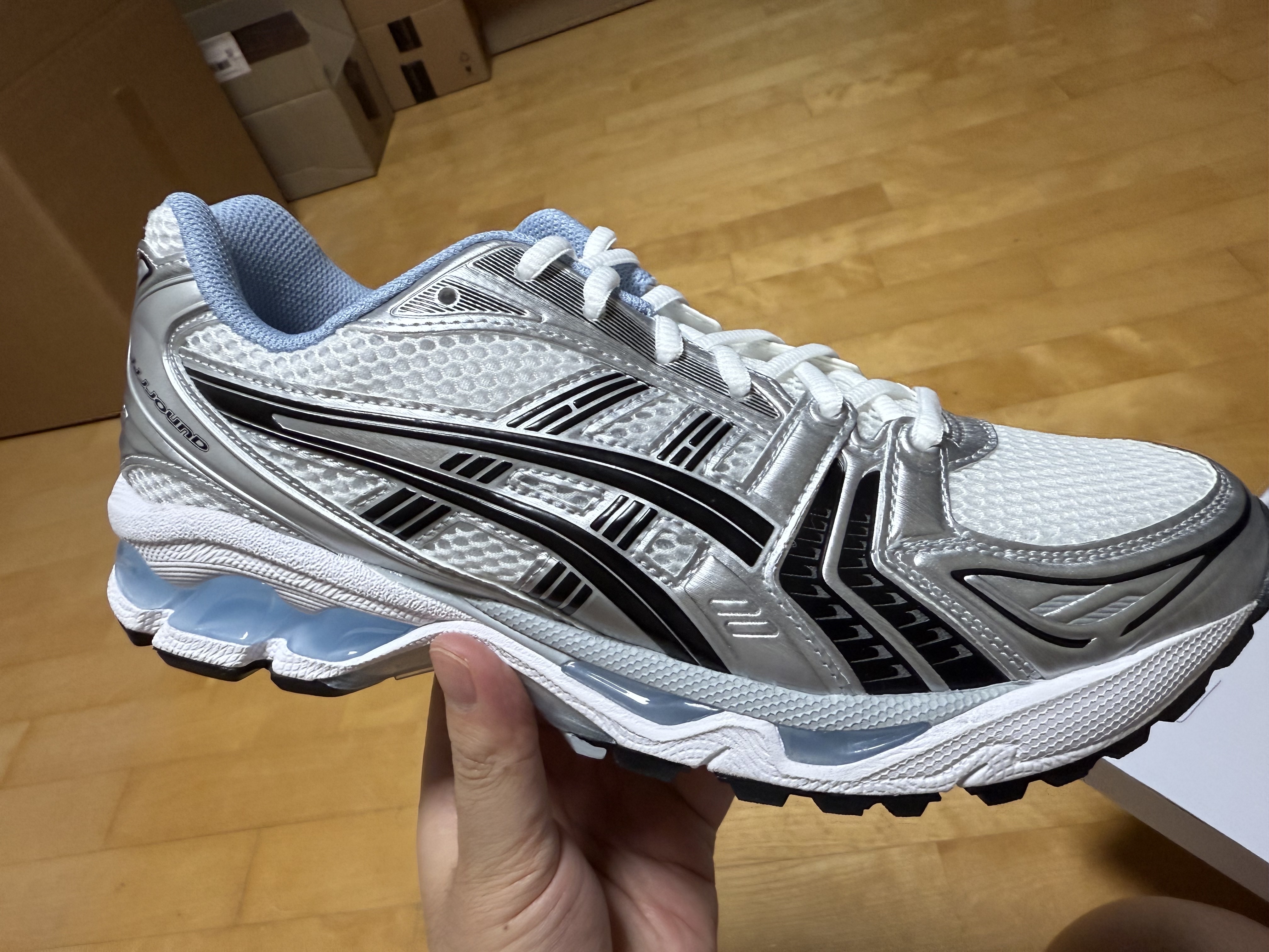 Asics x JJJJound Gel-Kayano 14 White Navy 착용 스타일