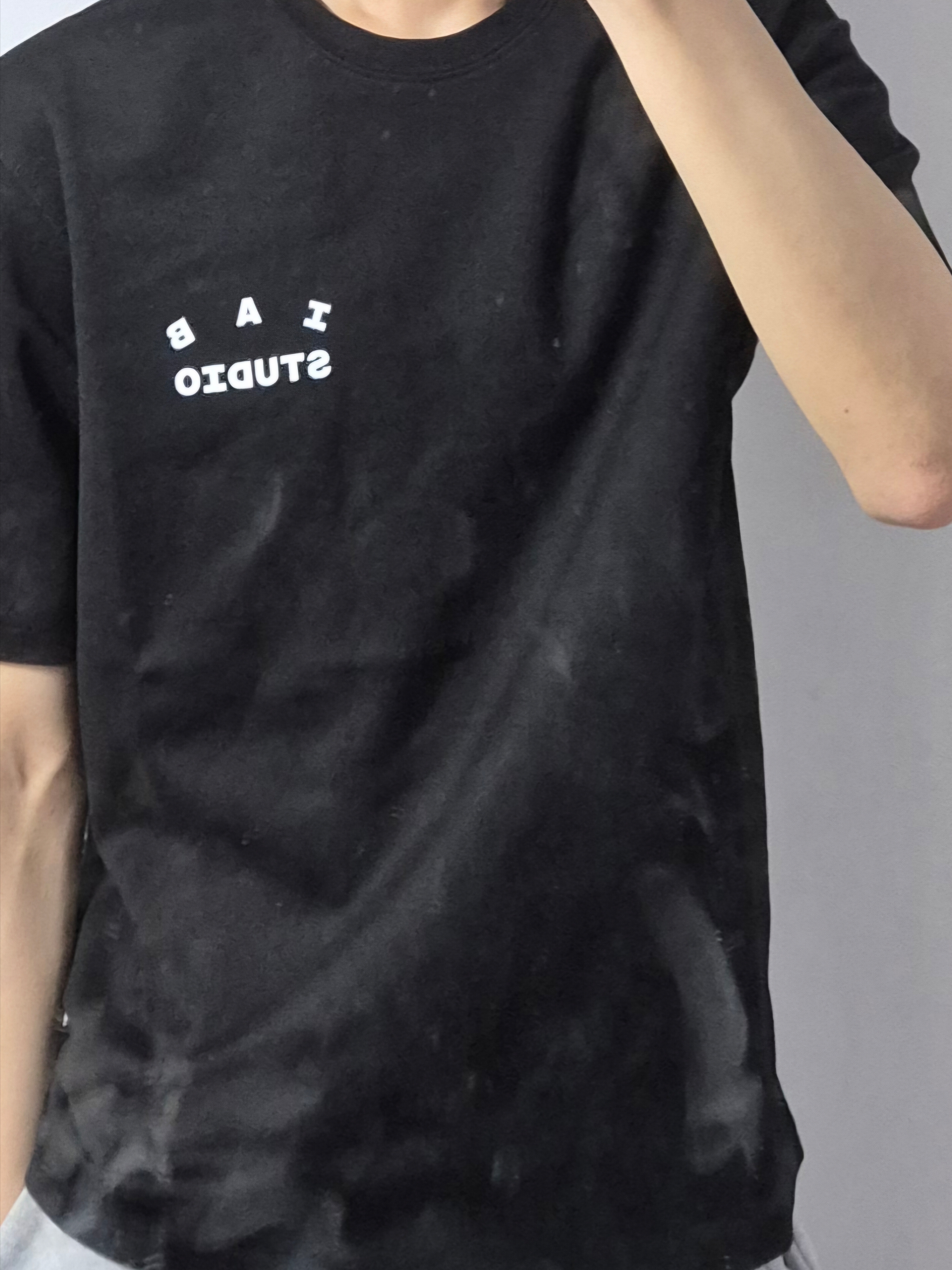 IAB Studio Basic T-Shirt Black White 착용 스타일
