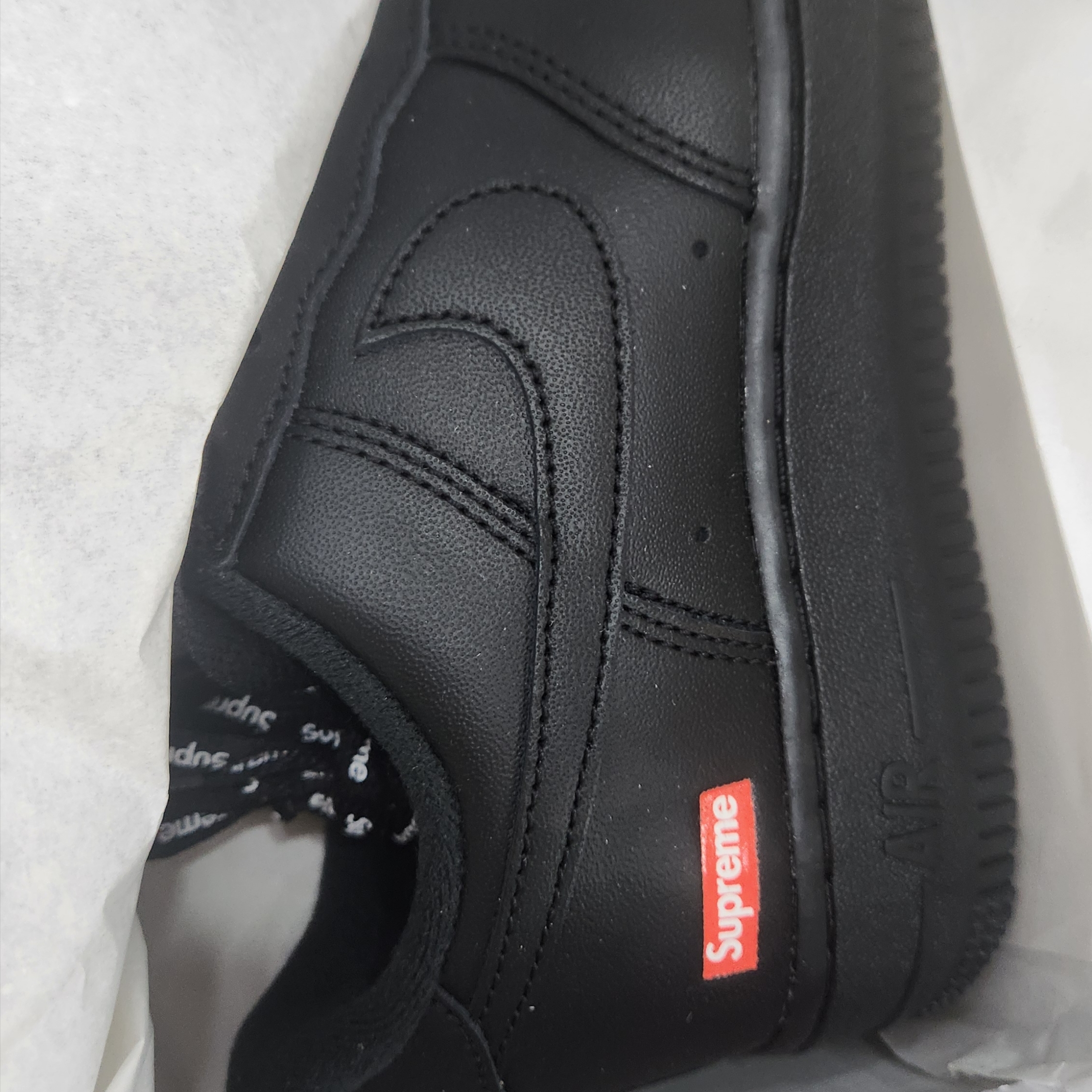 Nike x Supreme Air Force 1 Low Black 착용 스타일