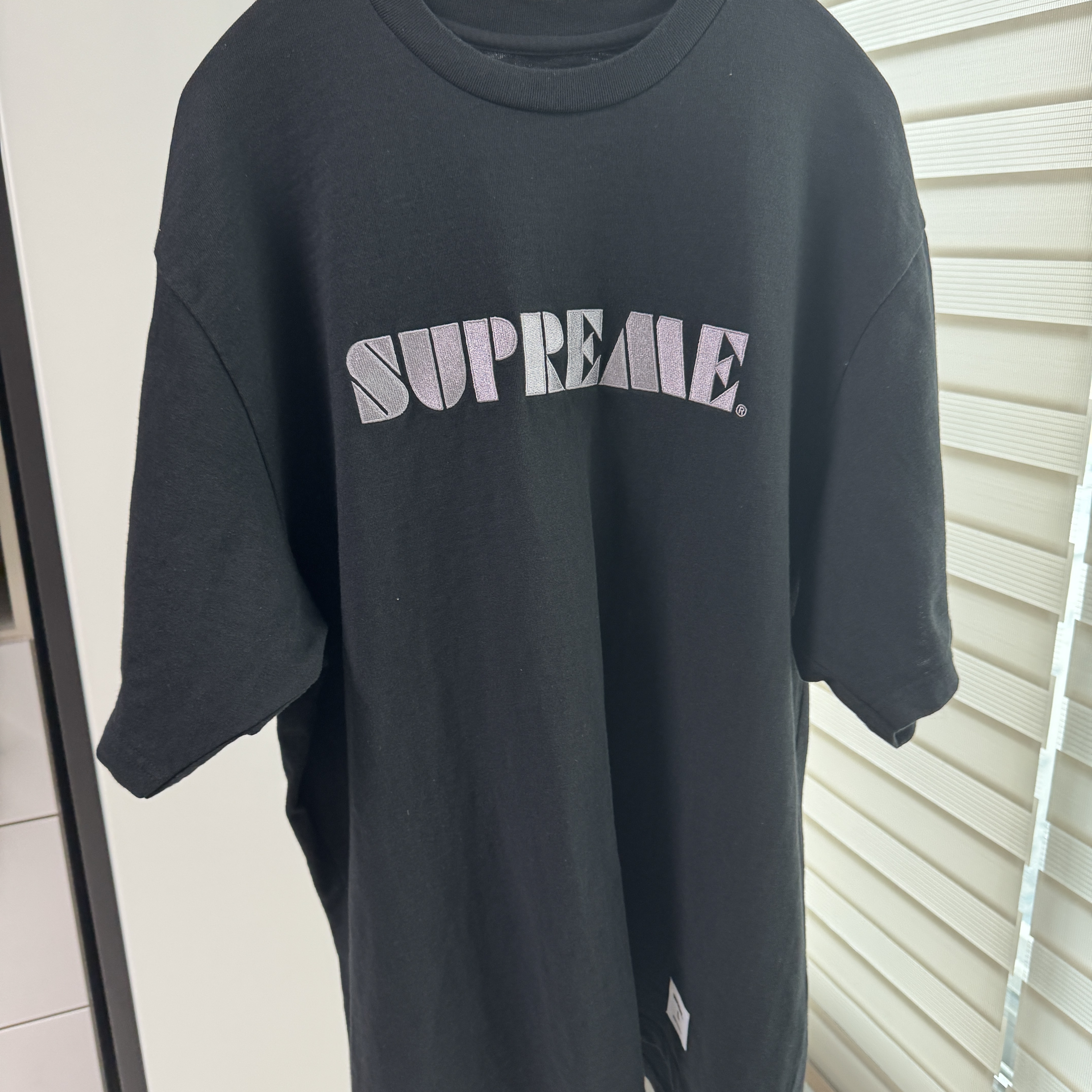 Supreme Stencil Embroidered S/S Top Black - 24SS 착용 스타일