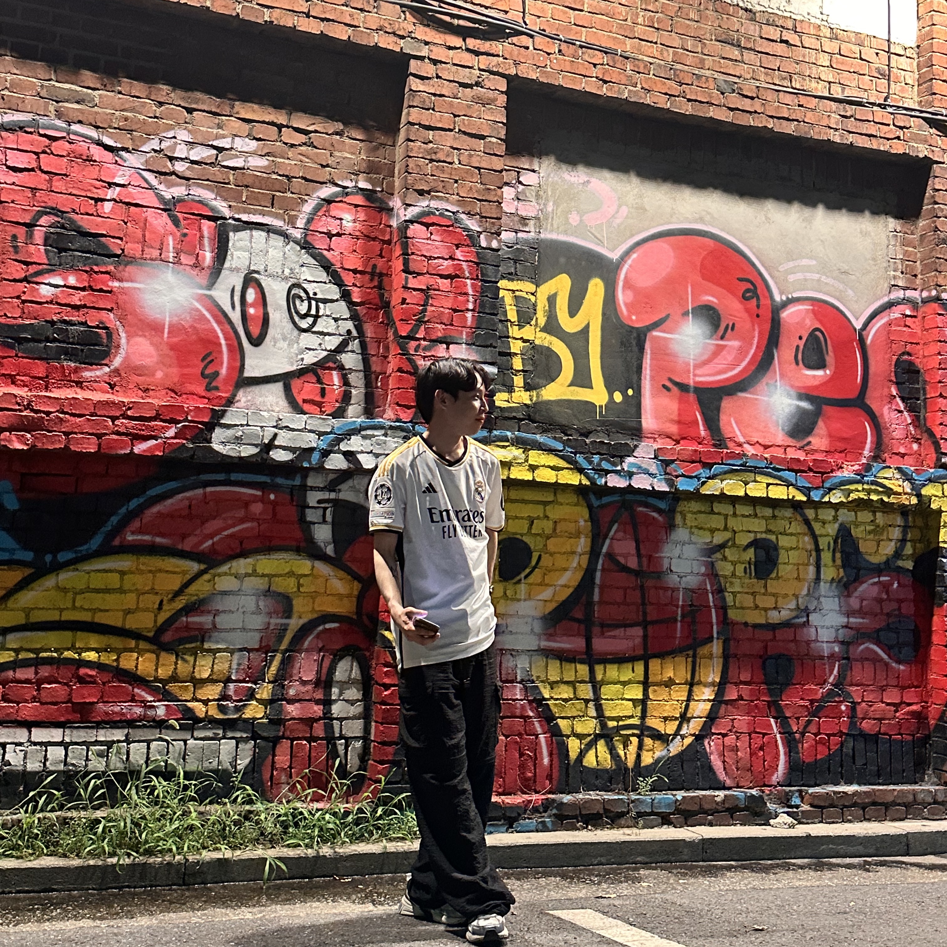 Adidas Real Madrid 2023/24 Home Jersey White - US Sizing (Non Marking Ver.) 착용 스타일 - 1