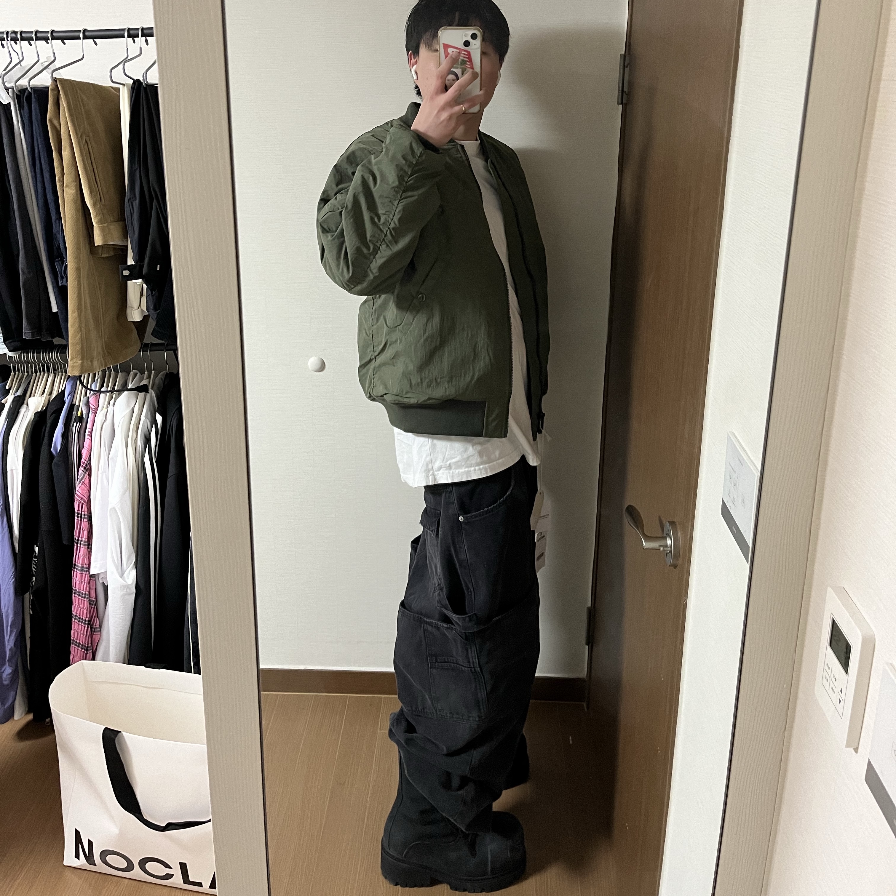 Nonnod Double knee cover pants Vintage black, Balenciaga Stomper Bootie Black 착용 스타일 - 1