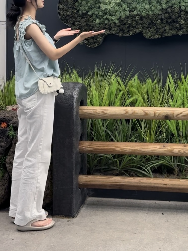 Taw&Toe Flip Flop Zerovity Bio Cream, APOA Pao Micro Wallet Bag Off White 착용 스타일
