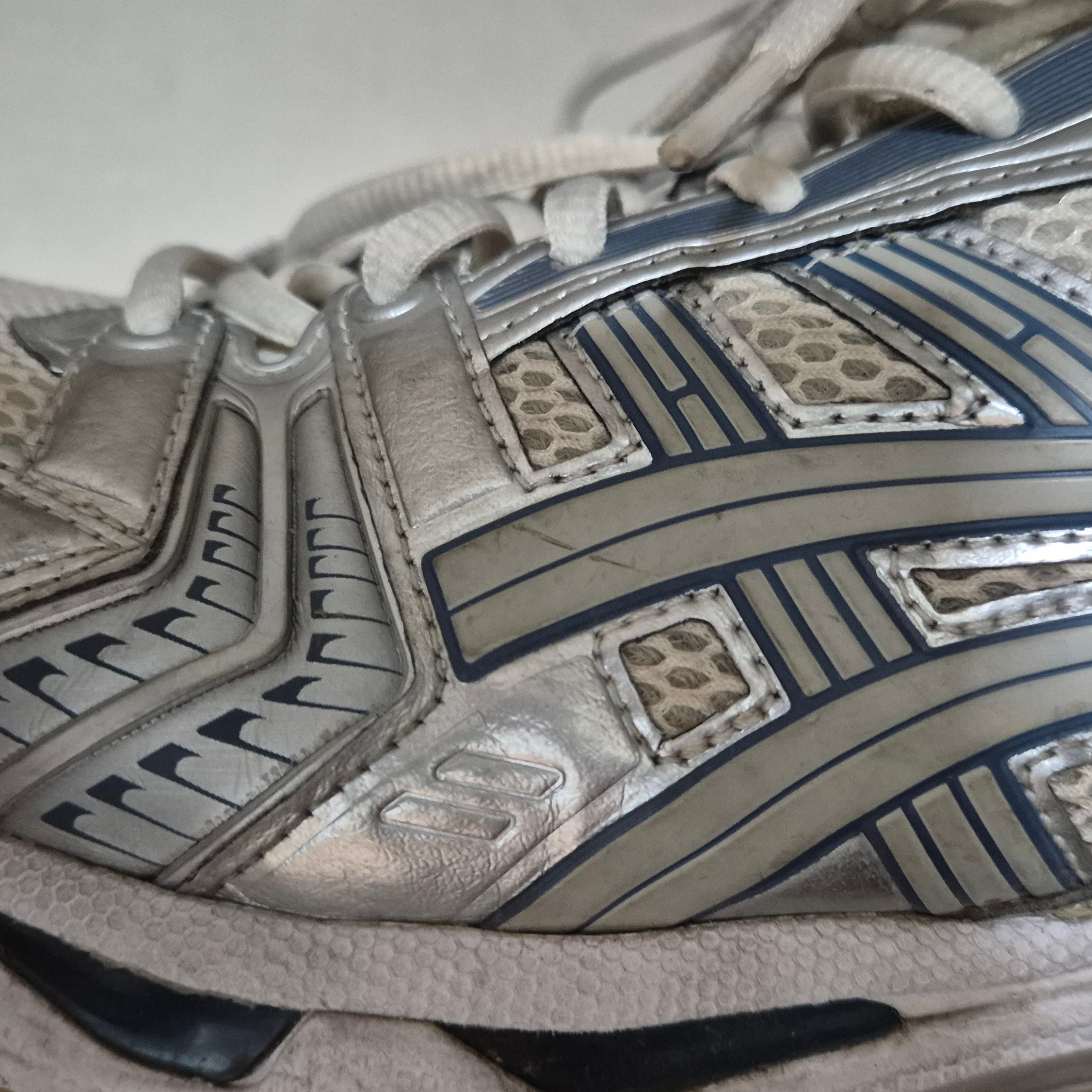 Asics Gel-Kayano 14 Cream Pure Silver 착용 스타일