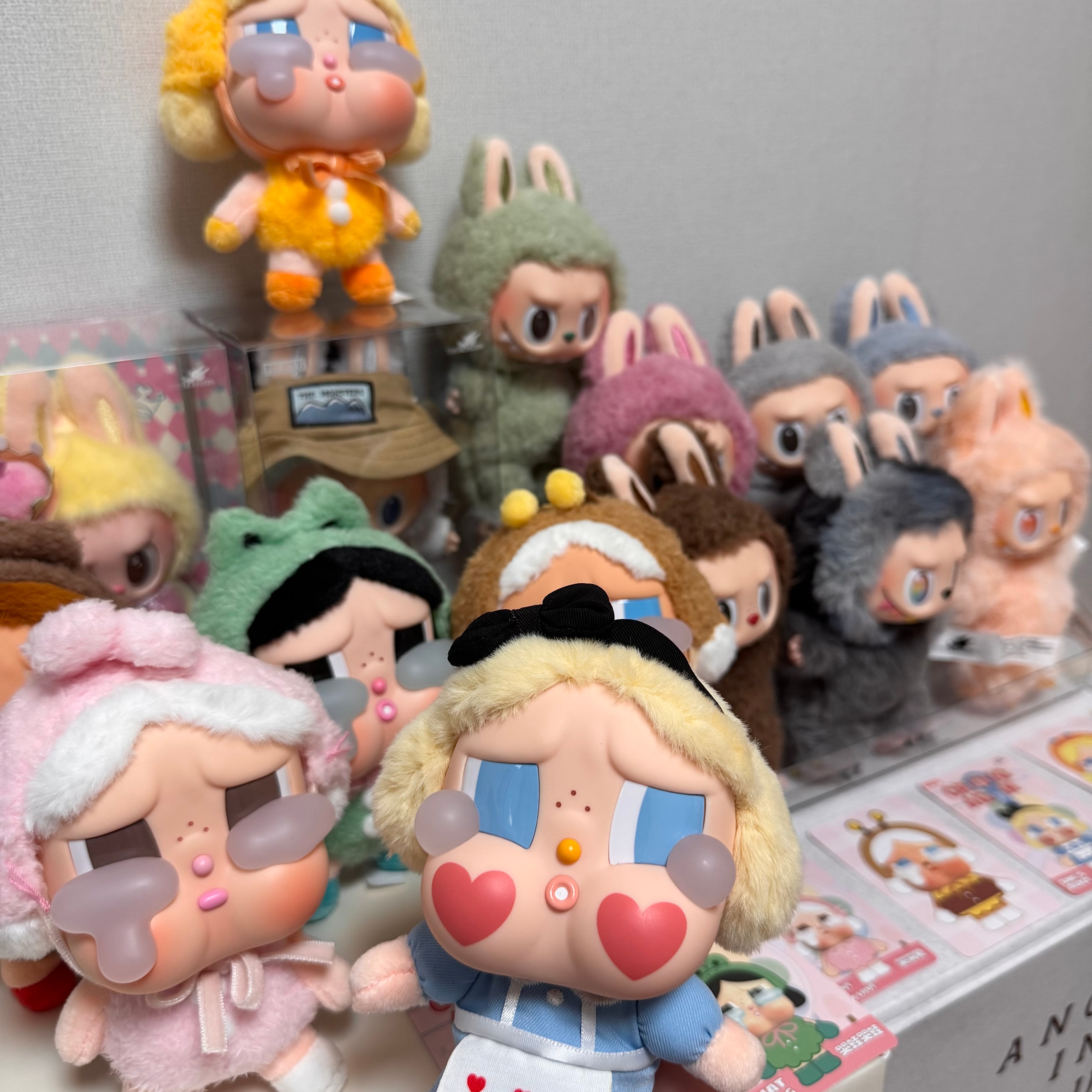 Pop Mart Crybaby Crying Again Series Plush Keyring Sealed Case (6 Blind Boxes), Pop Mart Labubu The Monsters Highlight Series ID Keyring (Opened Case) 착용 스타일