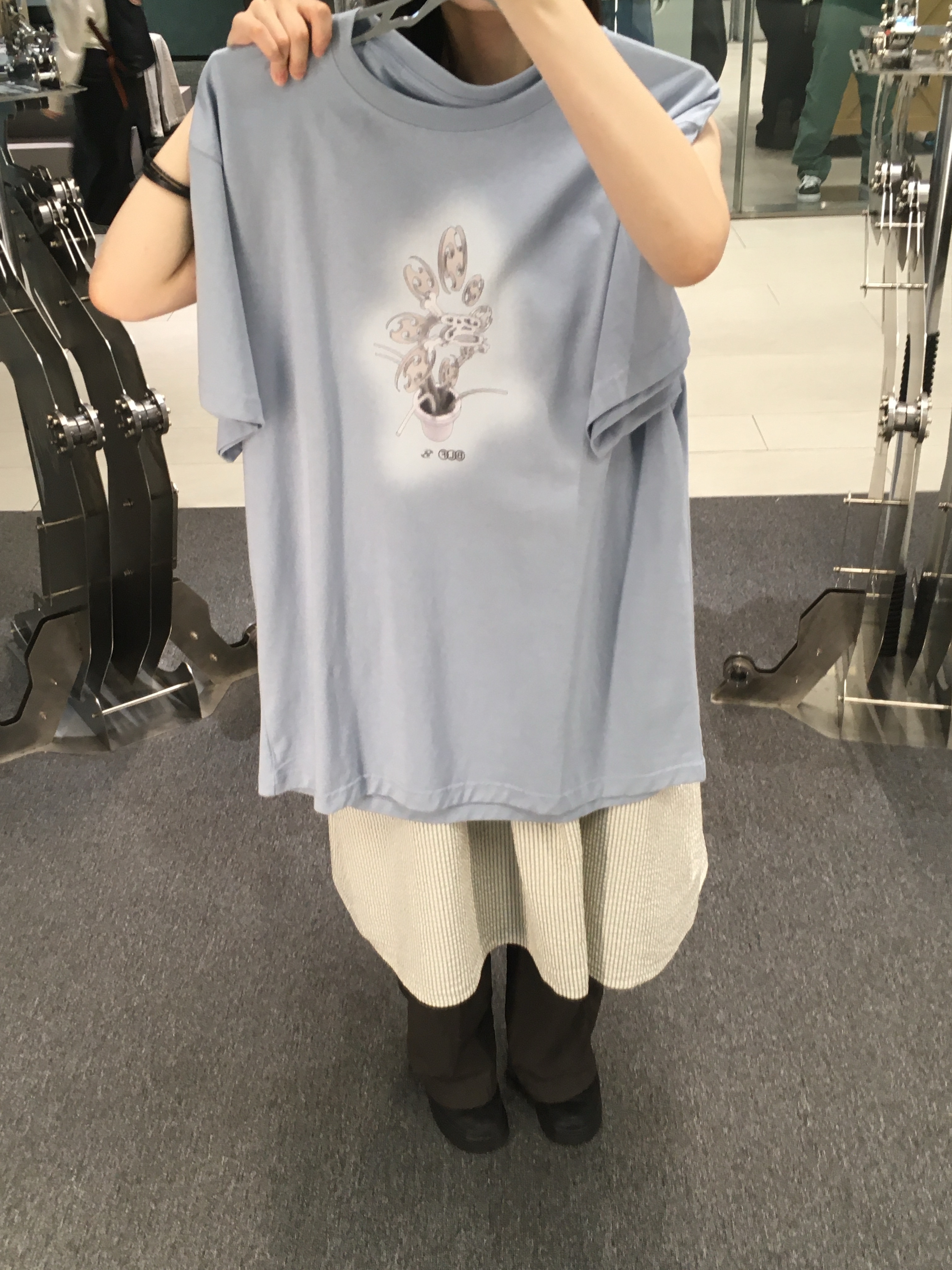 Sansan Gear BLF Vase T-Shirt Sky Blue - 24SS, Sansan Gear Logo Beanie Black 착용 스타일 - 1