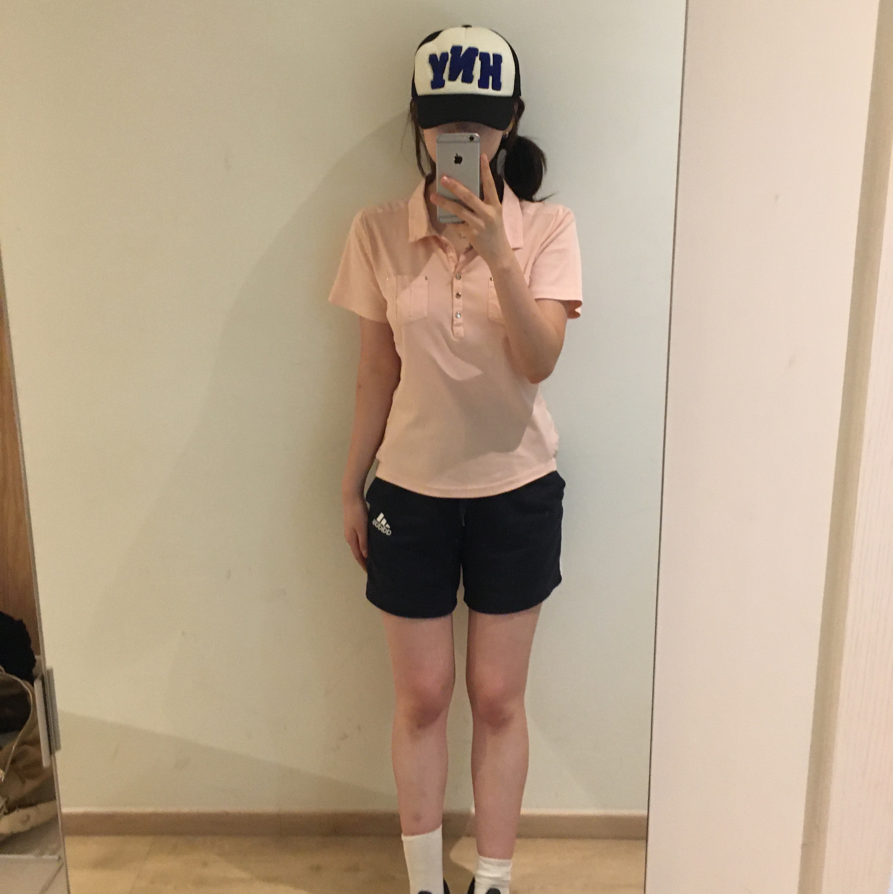Honey Scoop House HNY Logo Trucker Cap Black, (W) Nike Shox R4 Black Dark Smoke Grey 착용 스타일 - 2