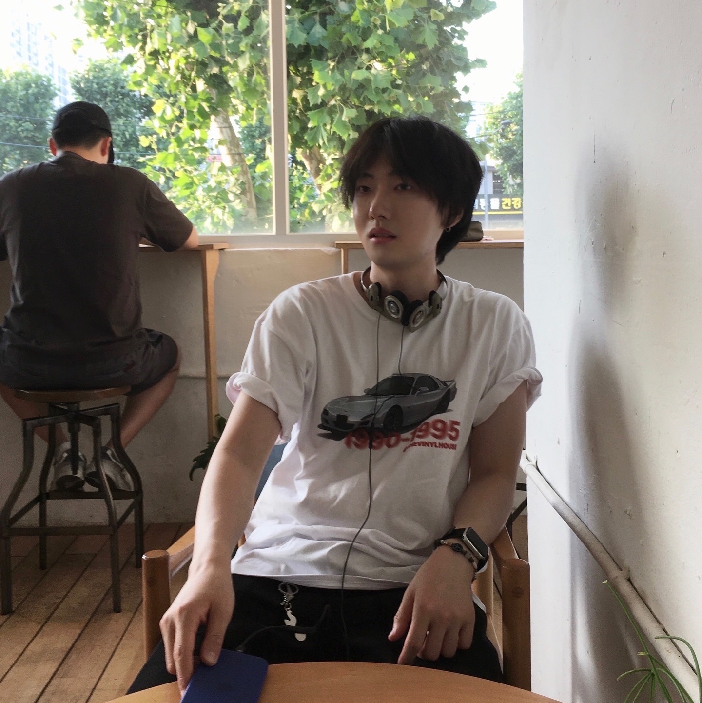 Thevinylhouse Old Car T-Shirt White 착용 스타일