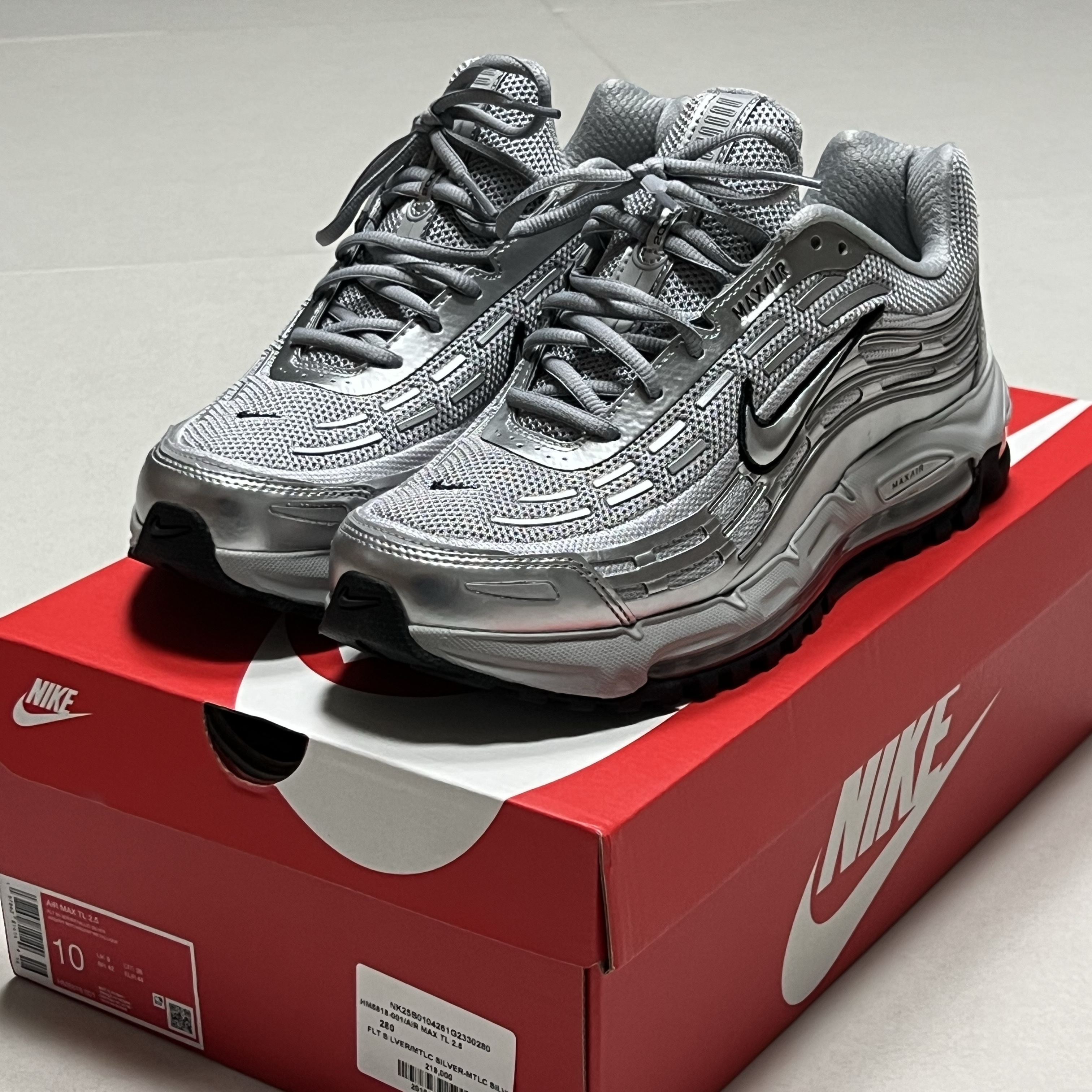 Nike Air Max TL 2.5 Metallic Silver 착용 스타일 - 1