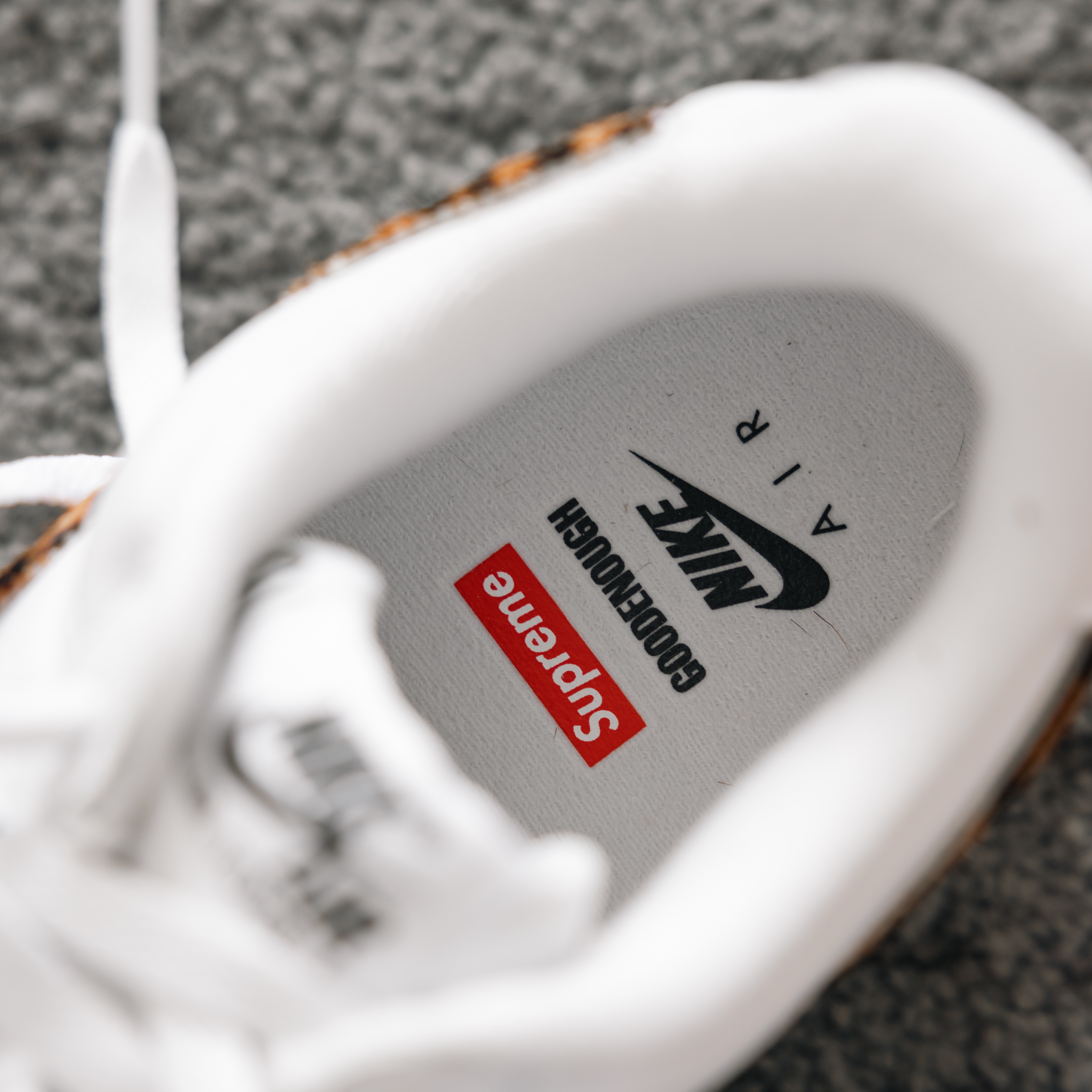 Nike x Supreme x GOODENOUGH Air Force 1 Low White - 25SS 착용 스타일 - 4