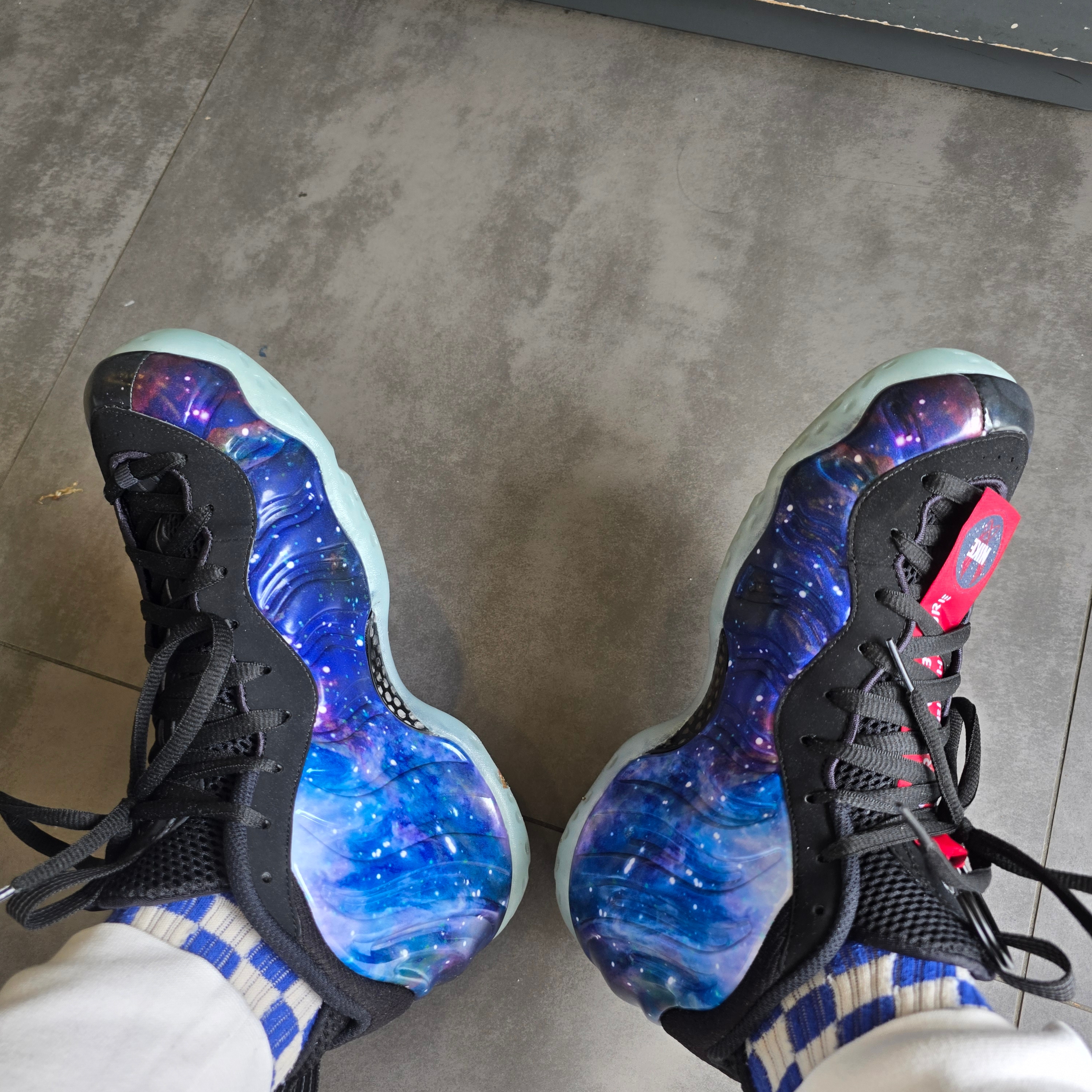 Nike Air Foamposite One Galaxy 착용 스타일