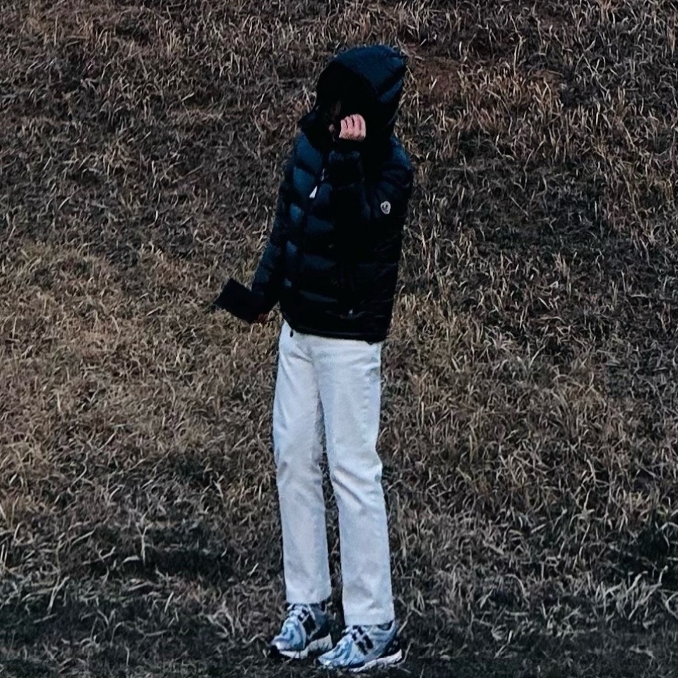 Moncler Maya Short Down Jacket Black - 23FW 착용 스타일