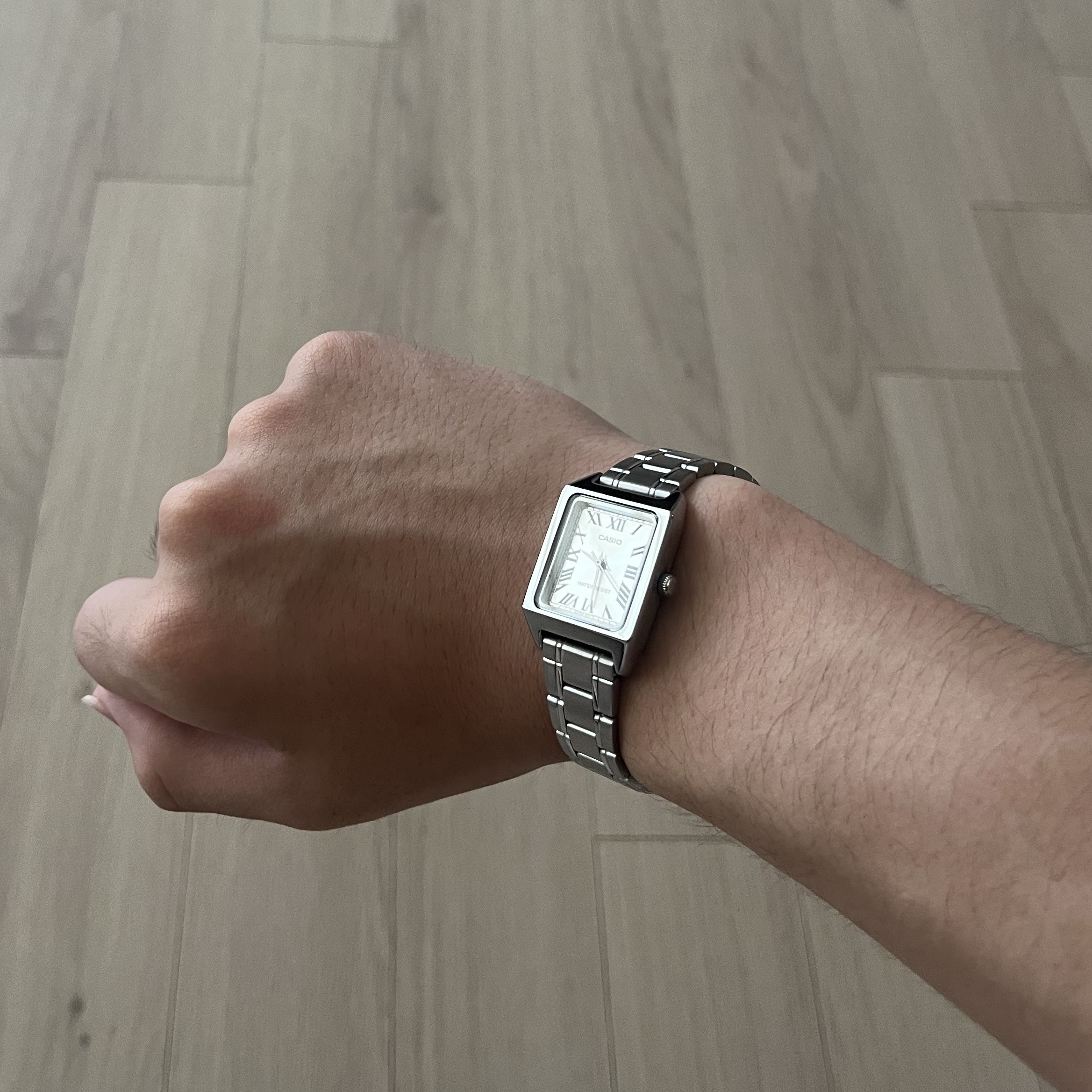 Casio LTP-V007D-7B 착용 스타일