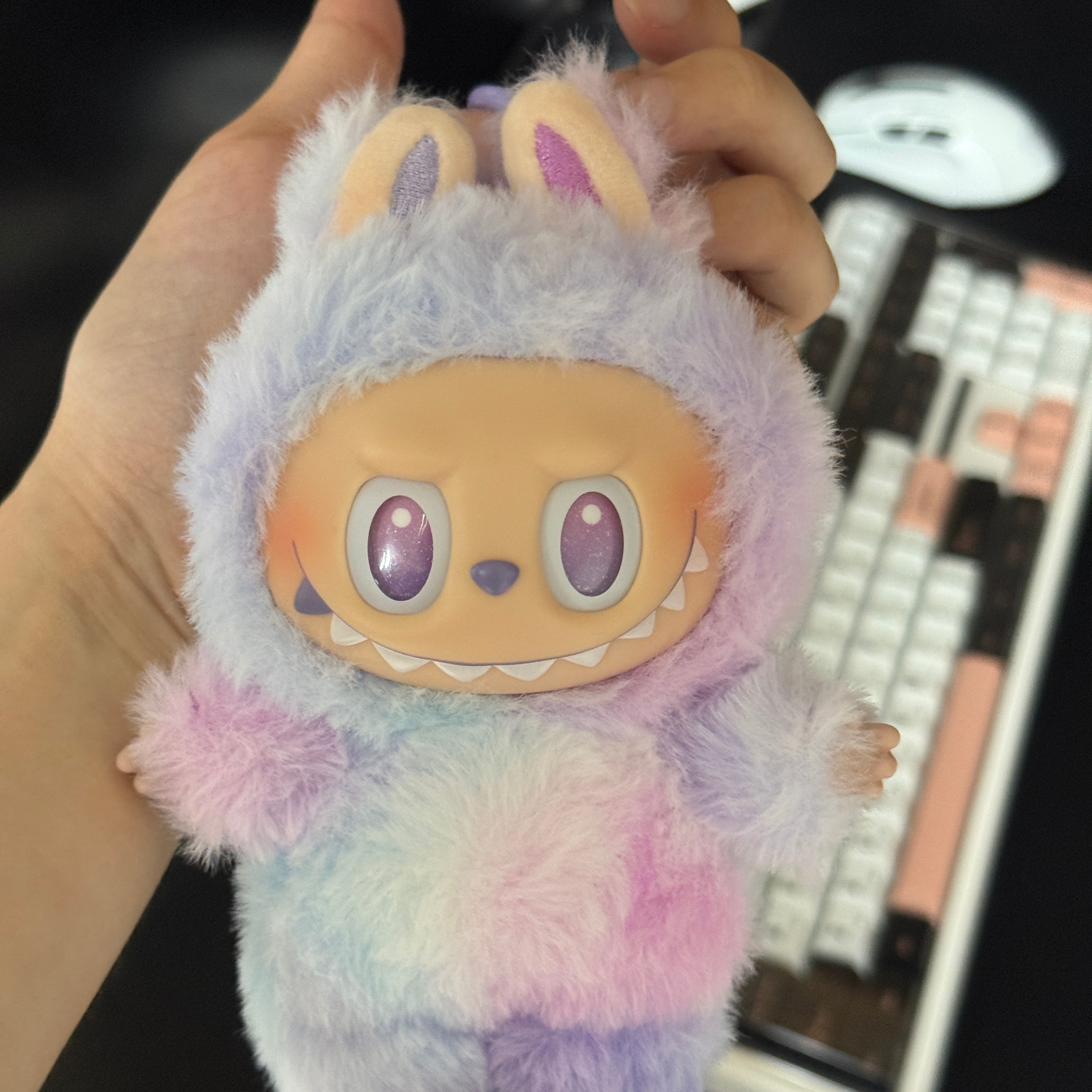 Pop Mart Labubu The Monsters Highlight Series Luck Keyring (Opened Case) 착용 스타일