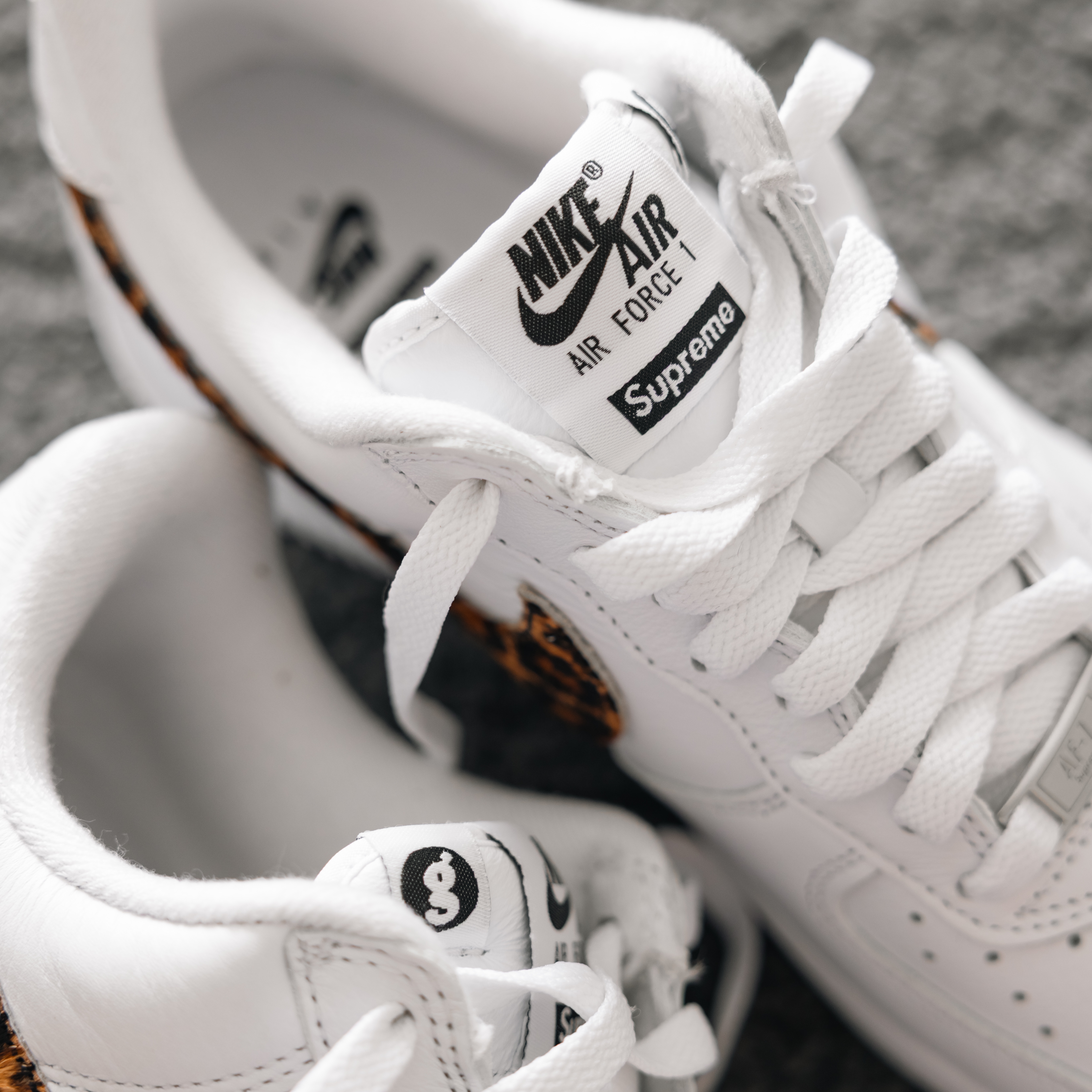 Nike x Supreme x GOODENOUGH Air Force 1 Low White - 25SS 착용 스타일 - 6