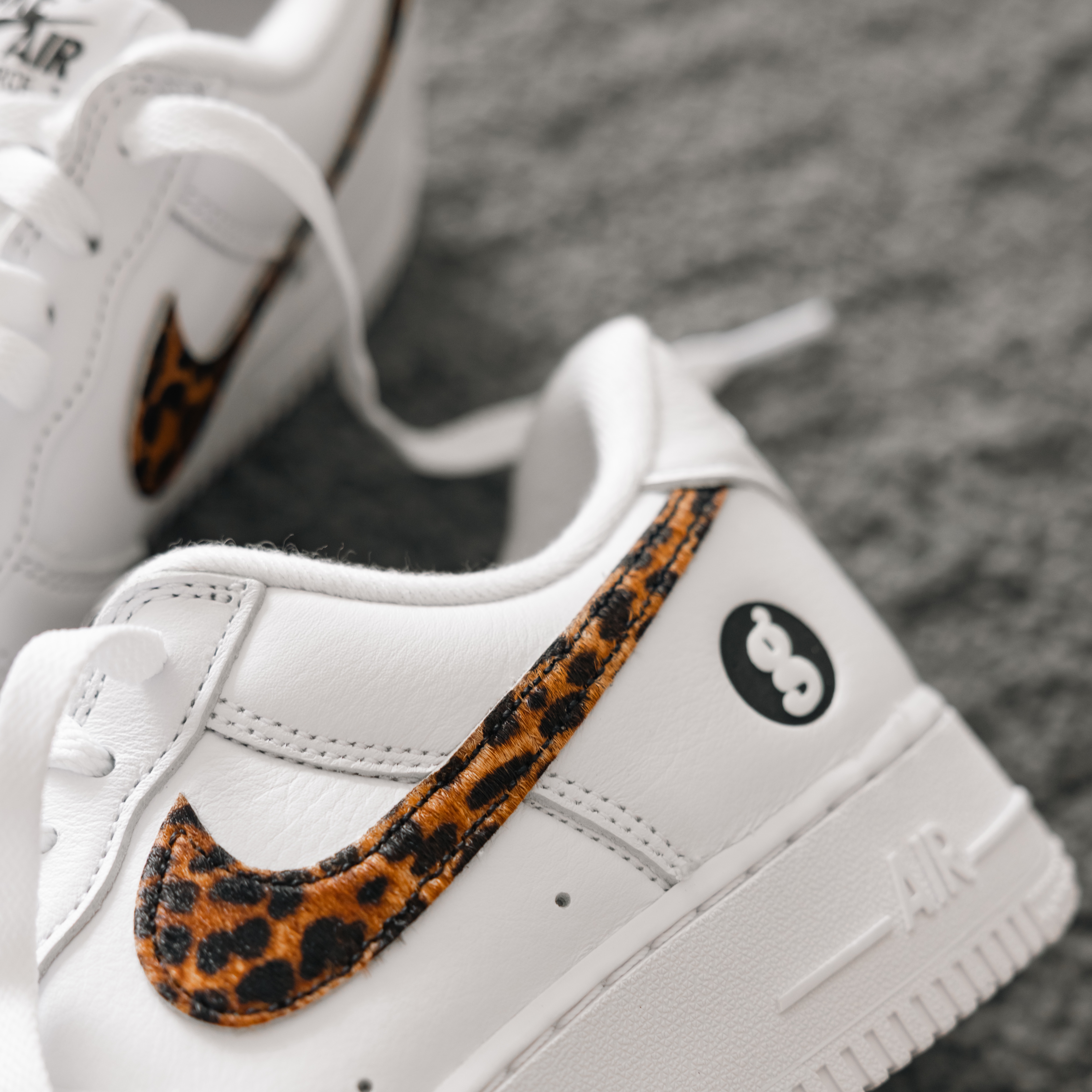 Nike x Supreme x GOODENOUGH Air Force 1 Low White - 25SS 착용 스타일 - 3
