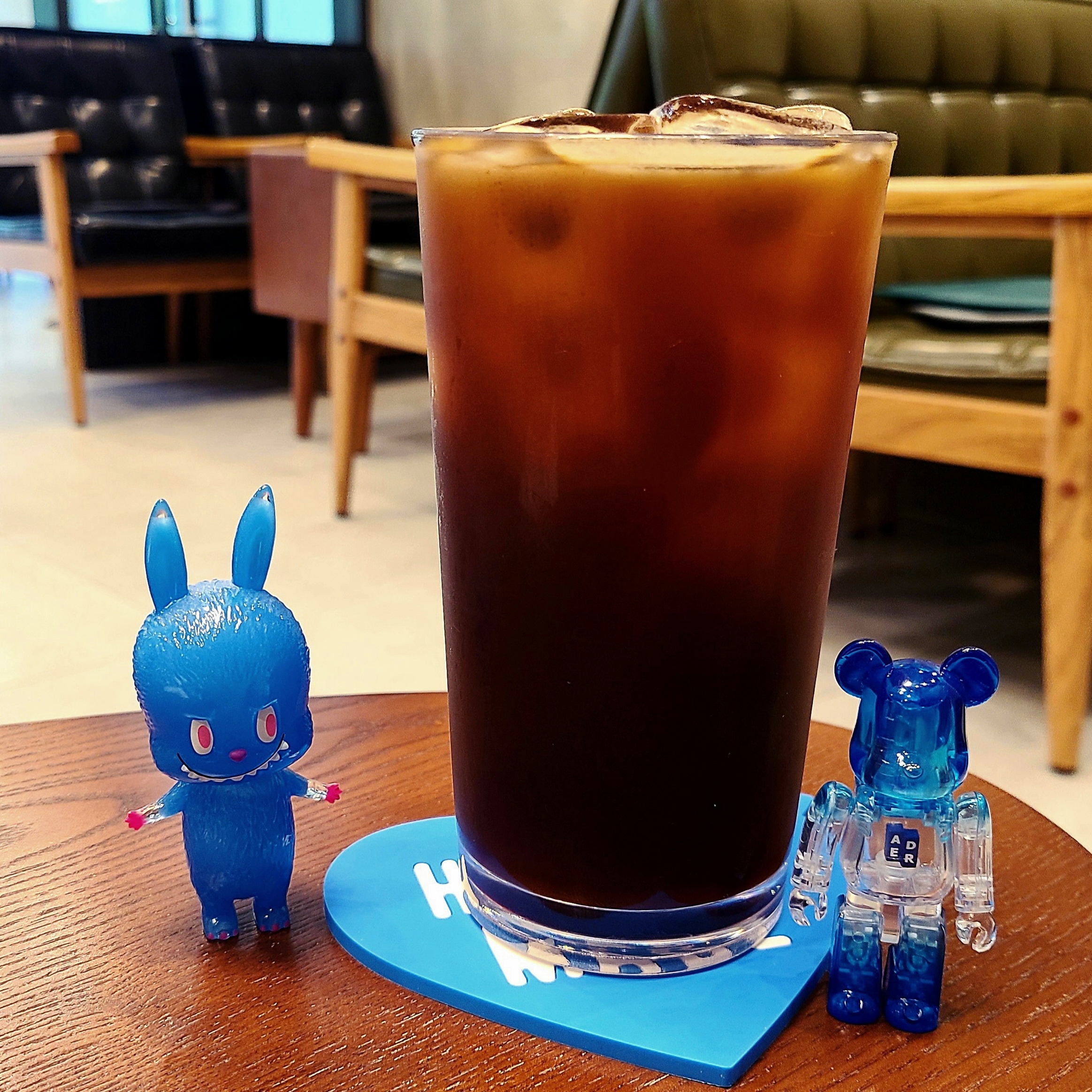 Bearbrick x Ader Error 100%, Human Made Heart Rubber Coaster Blue 착용 스타일 - 1