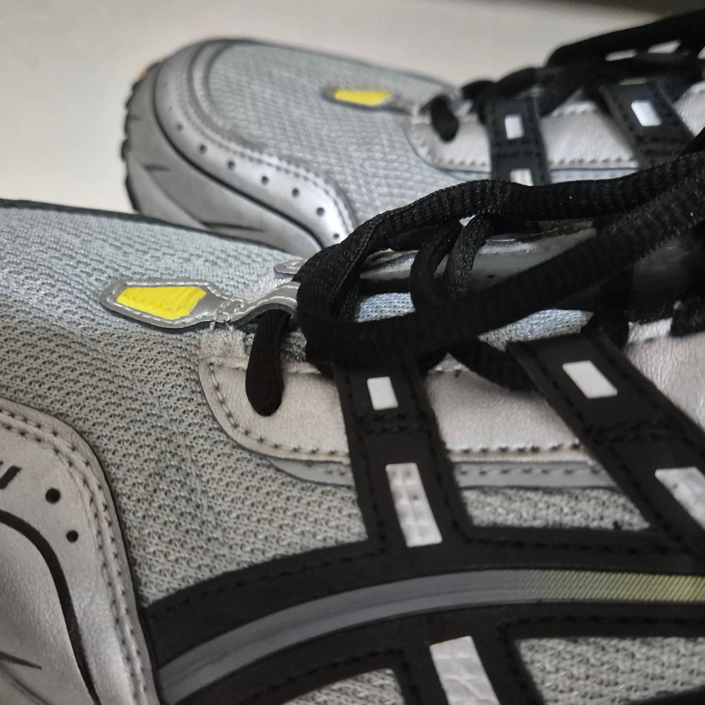 Asics Gel-1090 Mid Grey Black 착용 스타일