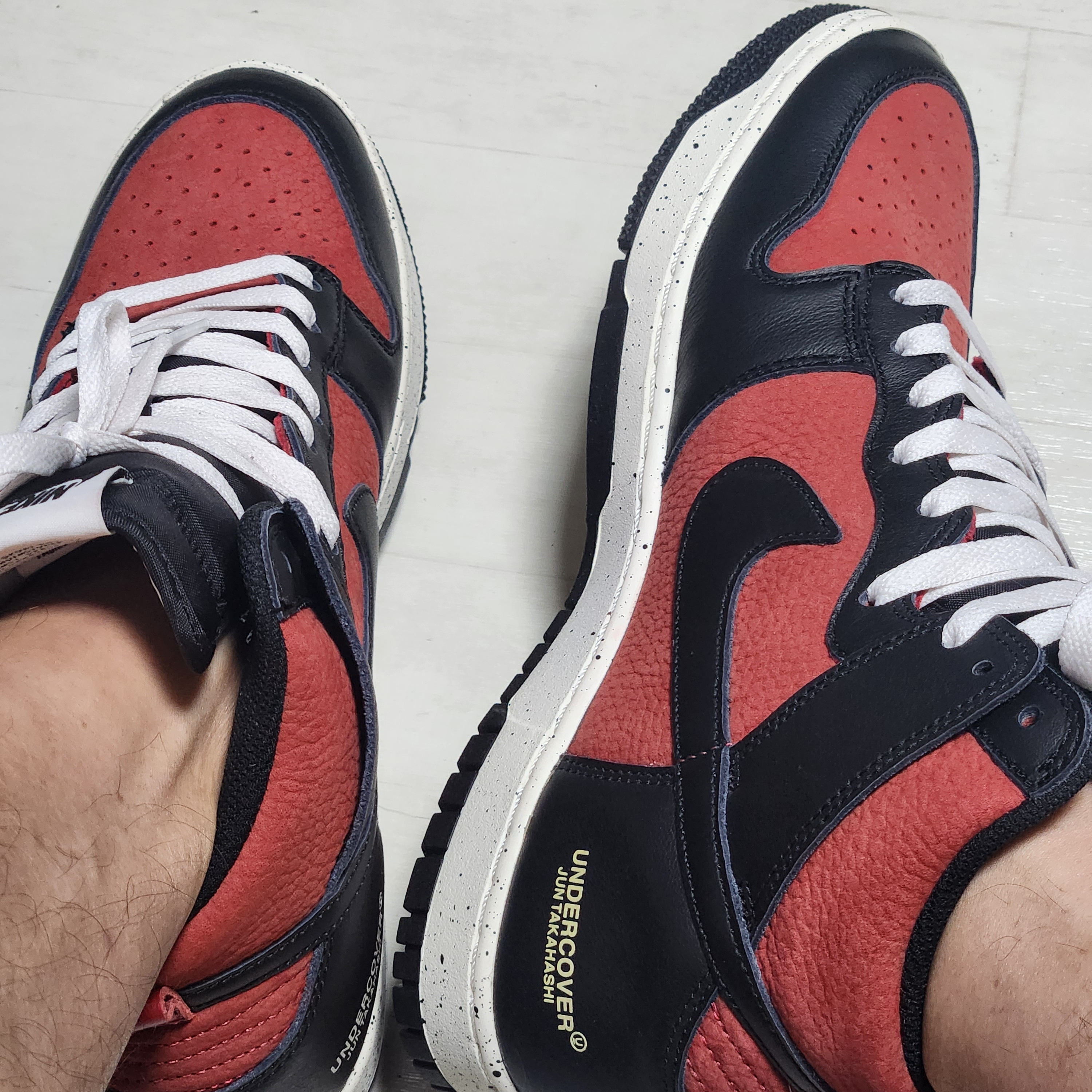 Nike x Undercover Dunk High 1985 Gym Red 착용 스타일 - 2
