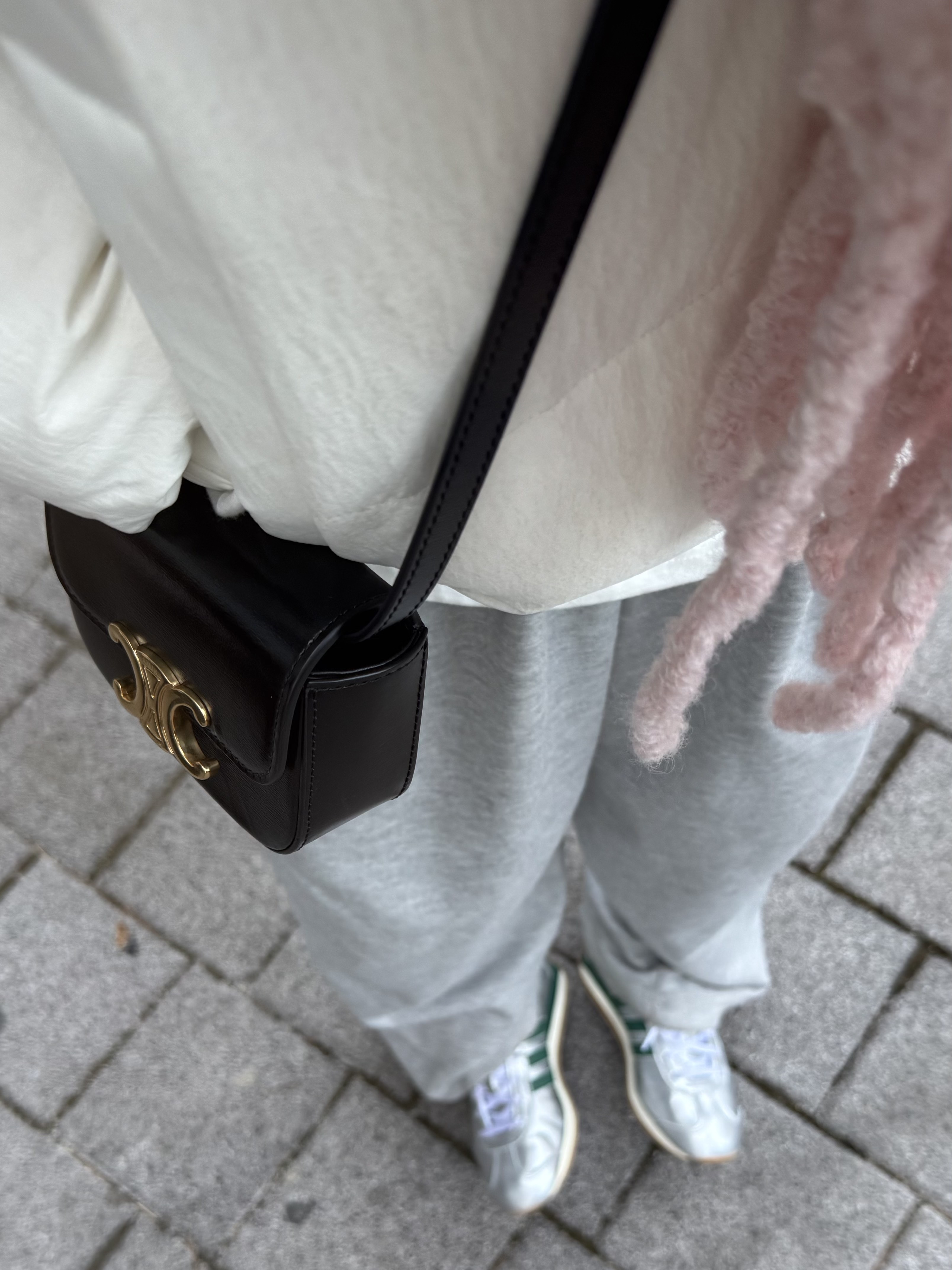 Celine Mini Claude in Shiny Calfskin Black 착용 스타일 - 2