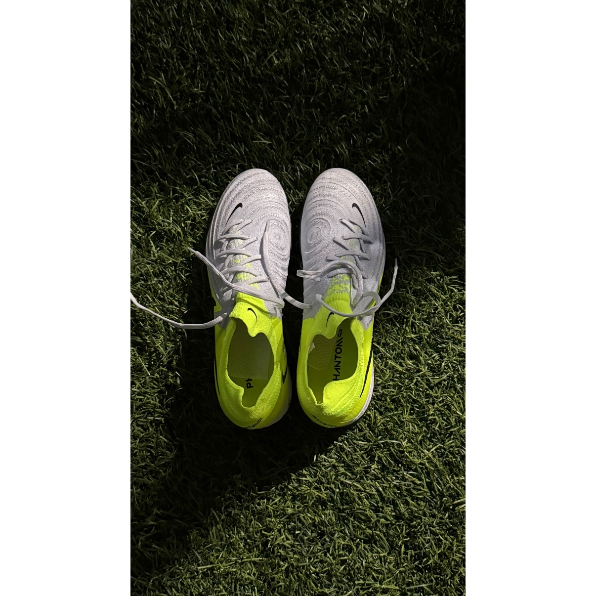 Nike Phantom GX 2 Pro TF Metallic Silver Volt 착용 스타일