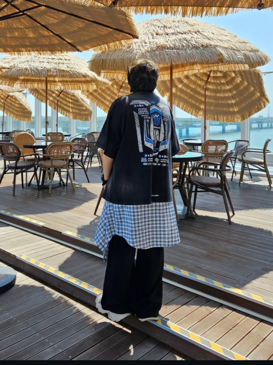 Nonnod Grandprix T-shirt Washed Black 착용 스타일