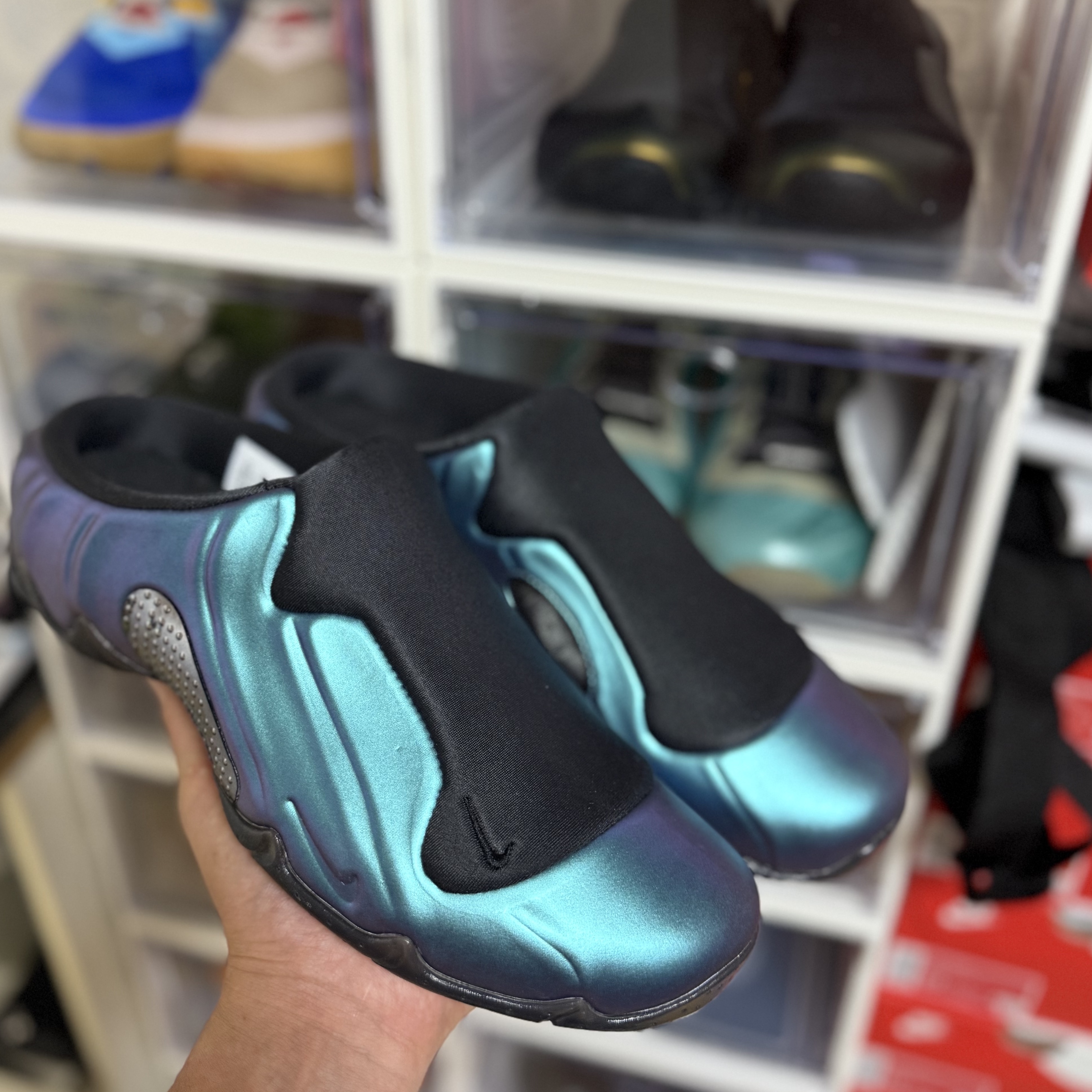 Nike Clogposite Multi Color and Off Noir 착용 스타일