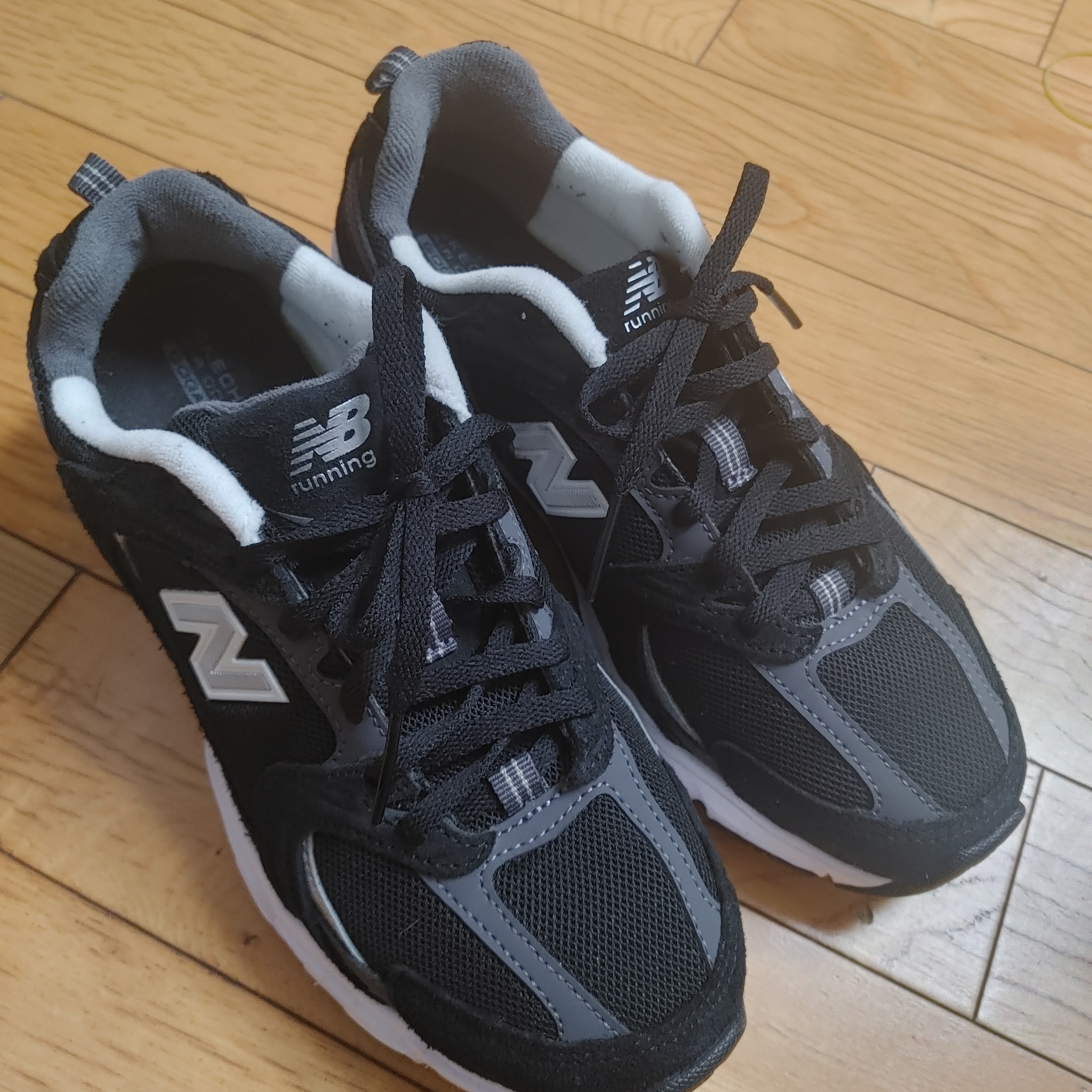 New Balance 530 Classic Black 착용 스타일