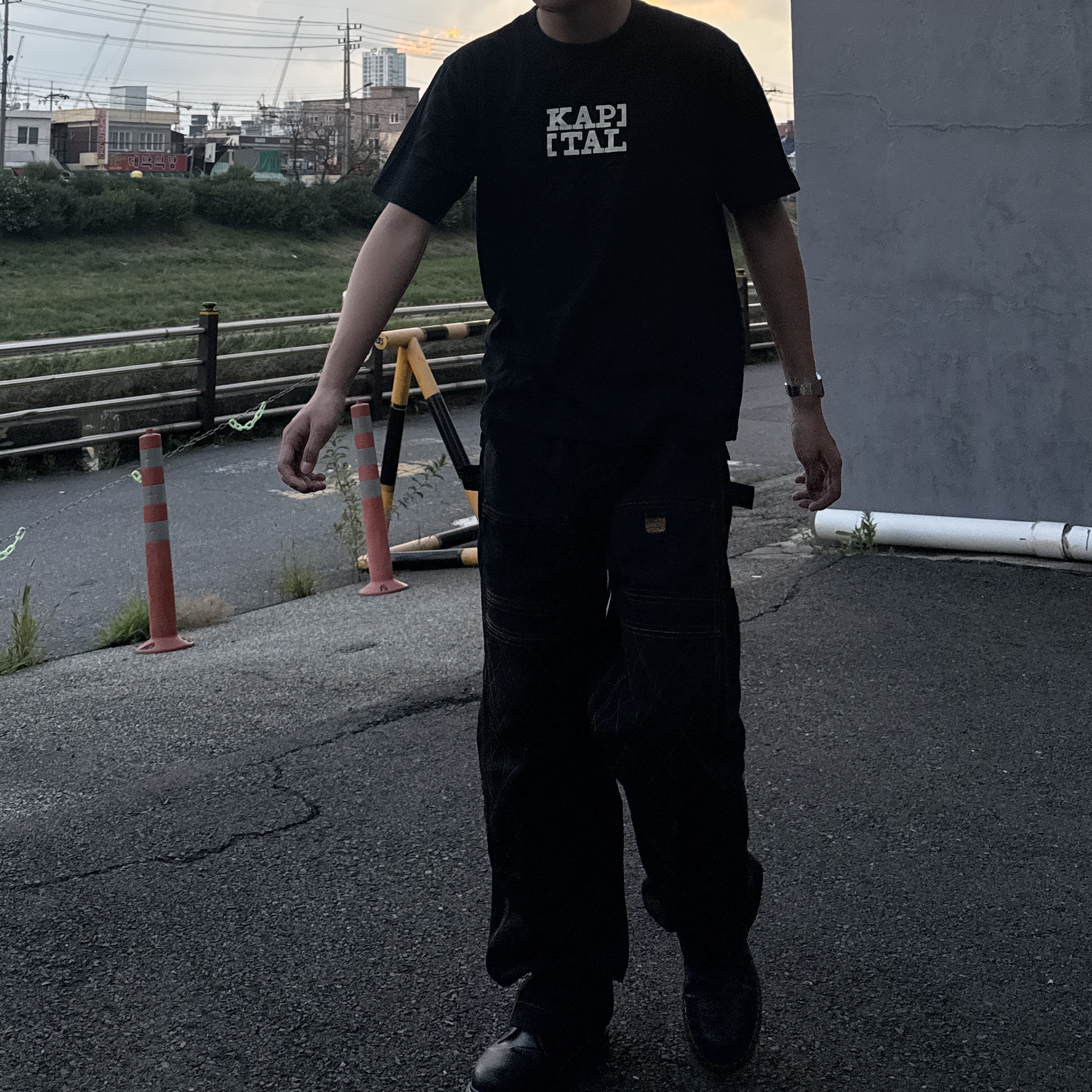 Kapital Thin Canvas Lumber Pants Black, Kapital Rookie Crewneck T-Shirt Black 착용 스타일