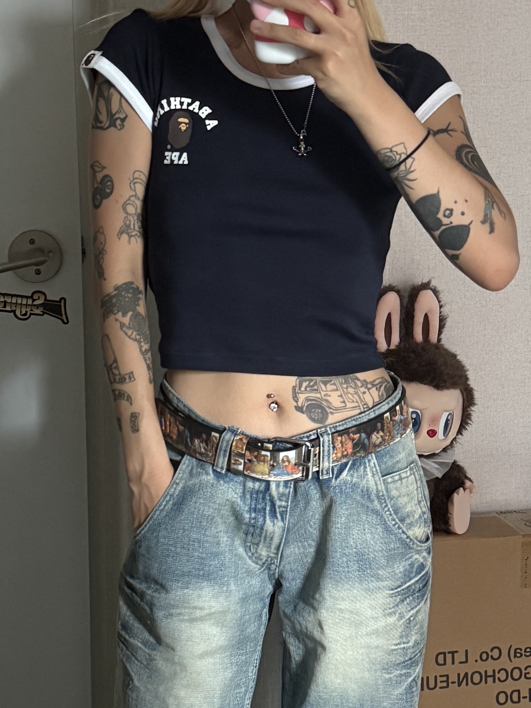 (W) BAPE College Cropped Trim T-Shirt Navy, Pop Mart The Monsters Checkmate Series Doll 착용 스타일 - 2