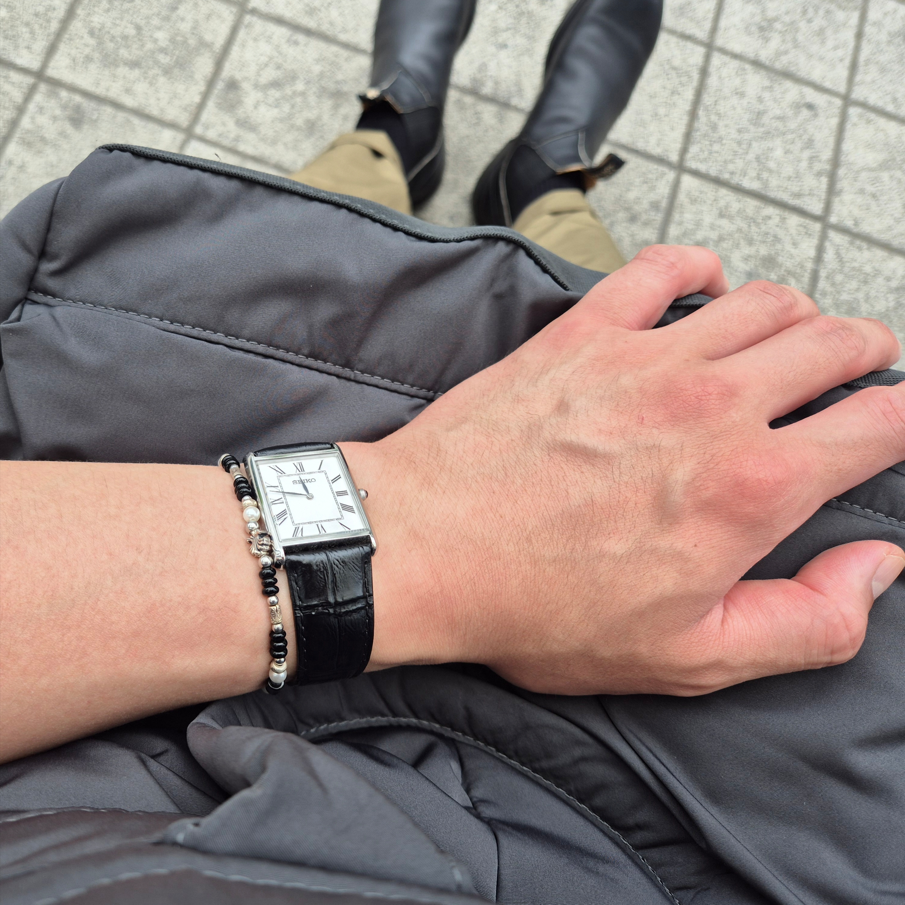[KREAM 단독] Scudo Shell Black Pearl Beads Bracelet, Seiko SWR049P1 28.4mm Black 착용 스타일