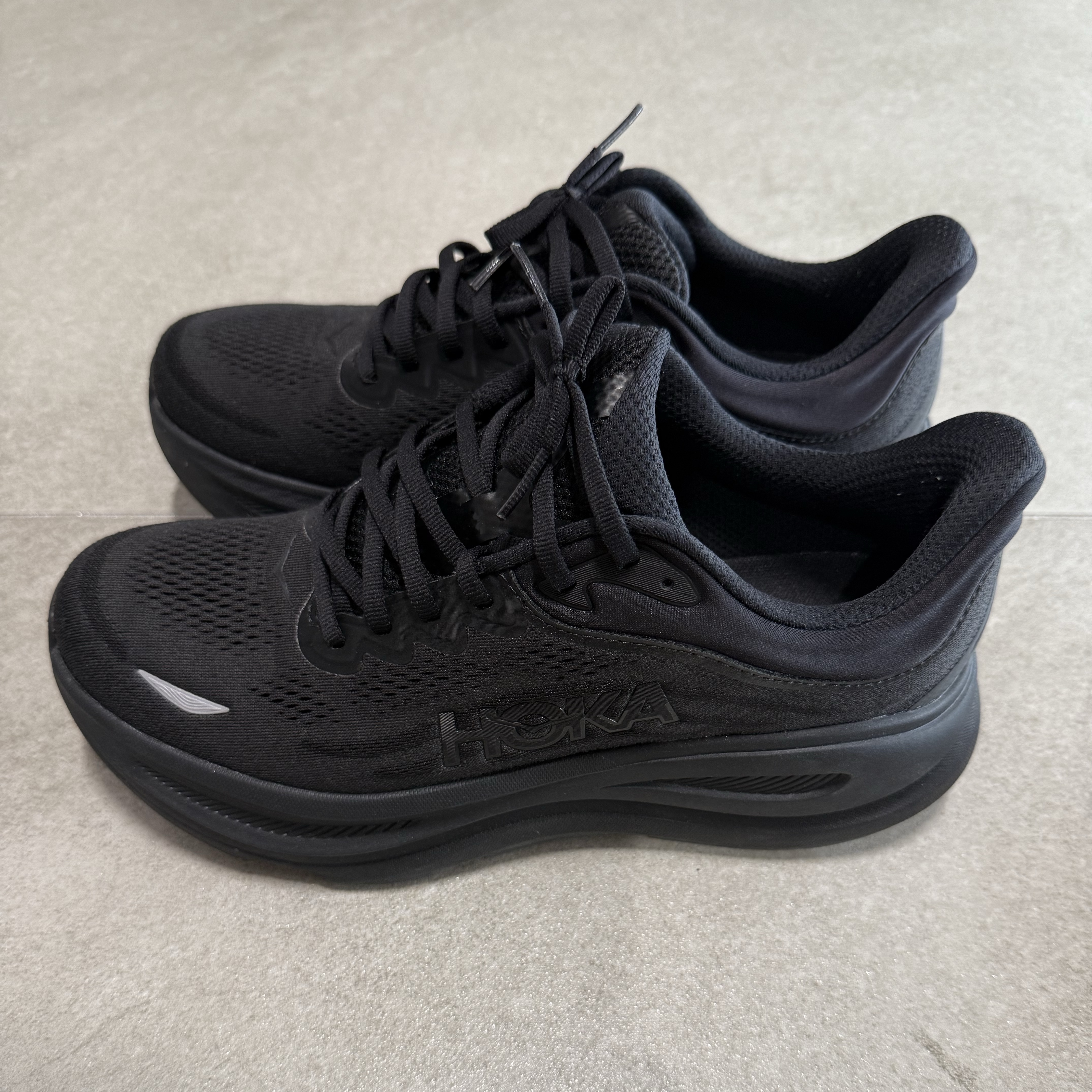 Hoka Bondi 9 Black - Regular 착용 스타일