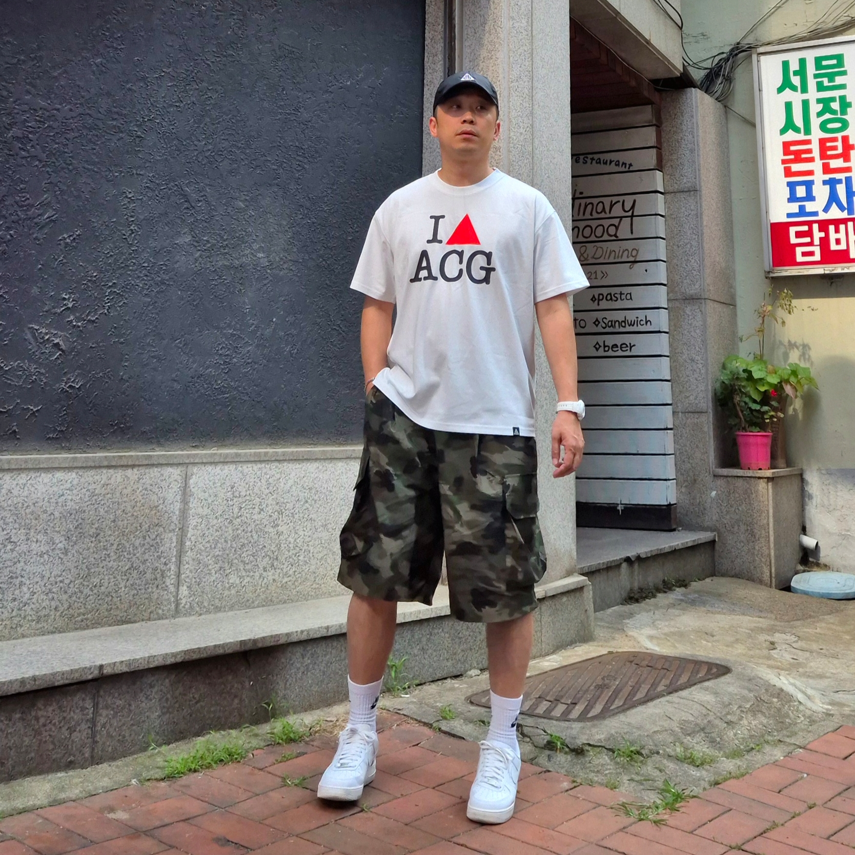 Nike Air Force 1 '07 Low White, Casio G-Shock GMA-S2100-7A White 착용 스타일 - 1