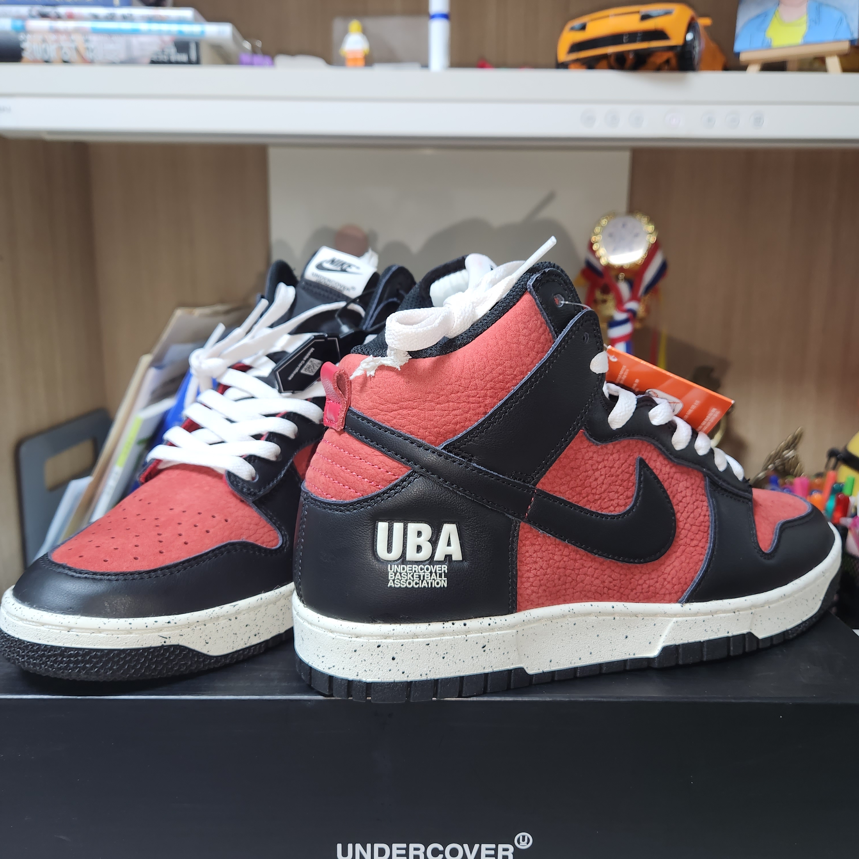 Nike x Undercover Dunk High 1985 Gym Red 착용 스타일 - 1