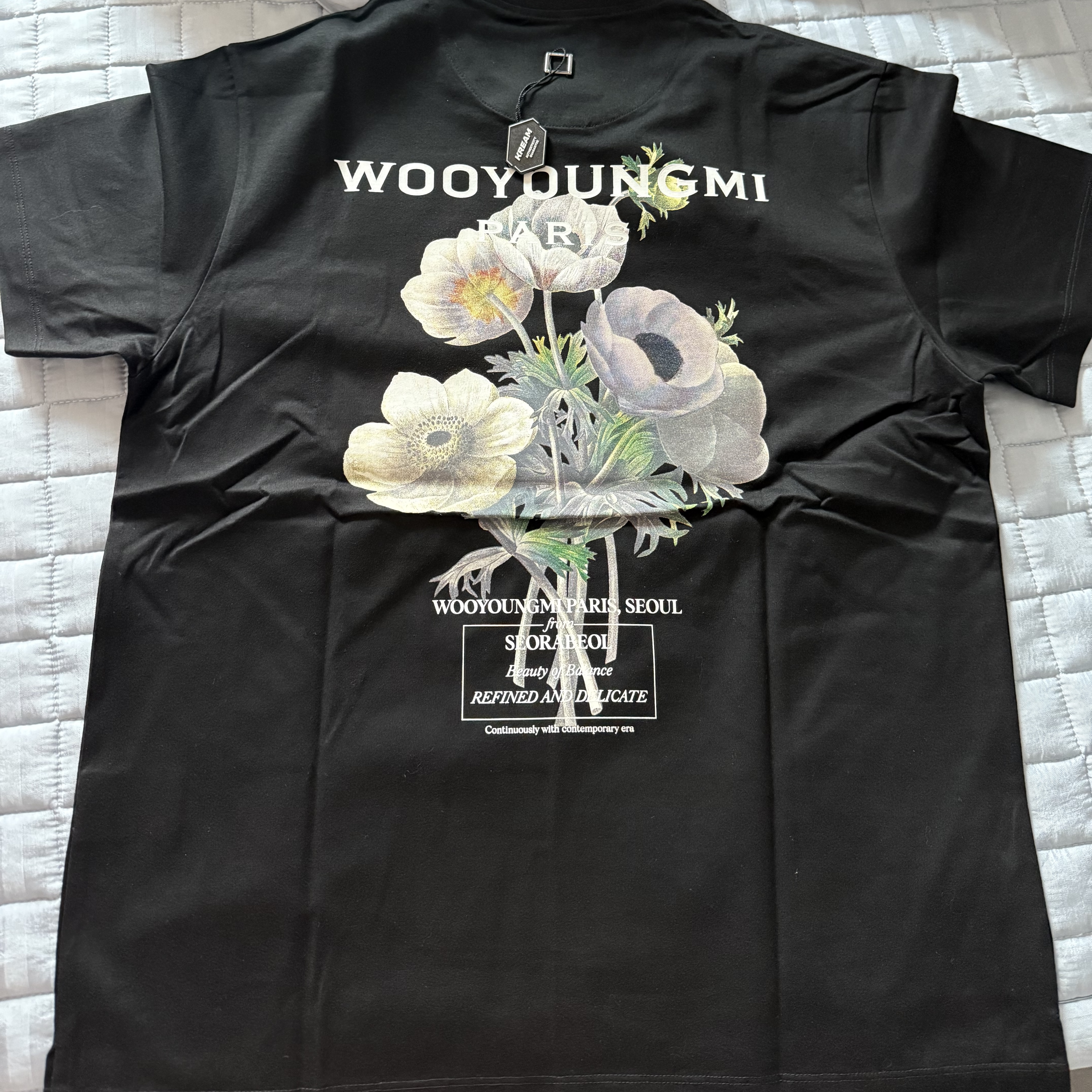 Wooyoungmi Flower Print Back Logo T-Shirt Black - 23FW 착용 스타일 - 2