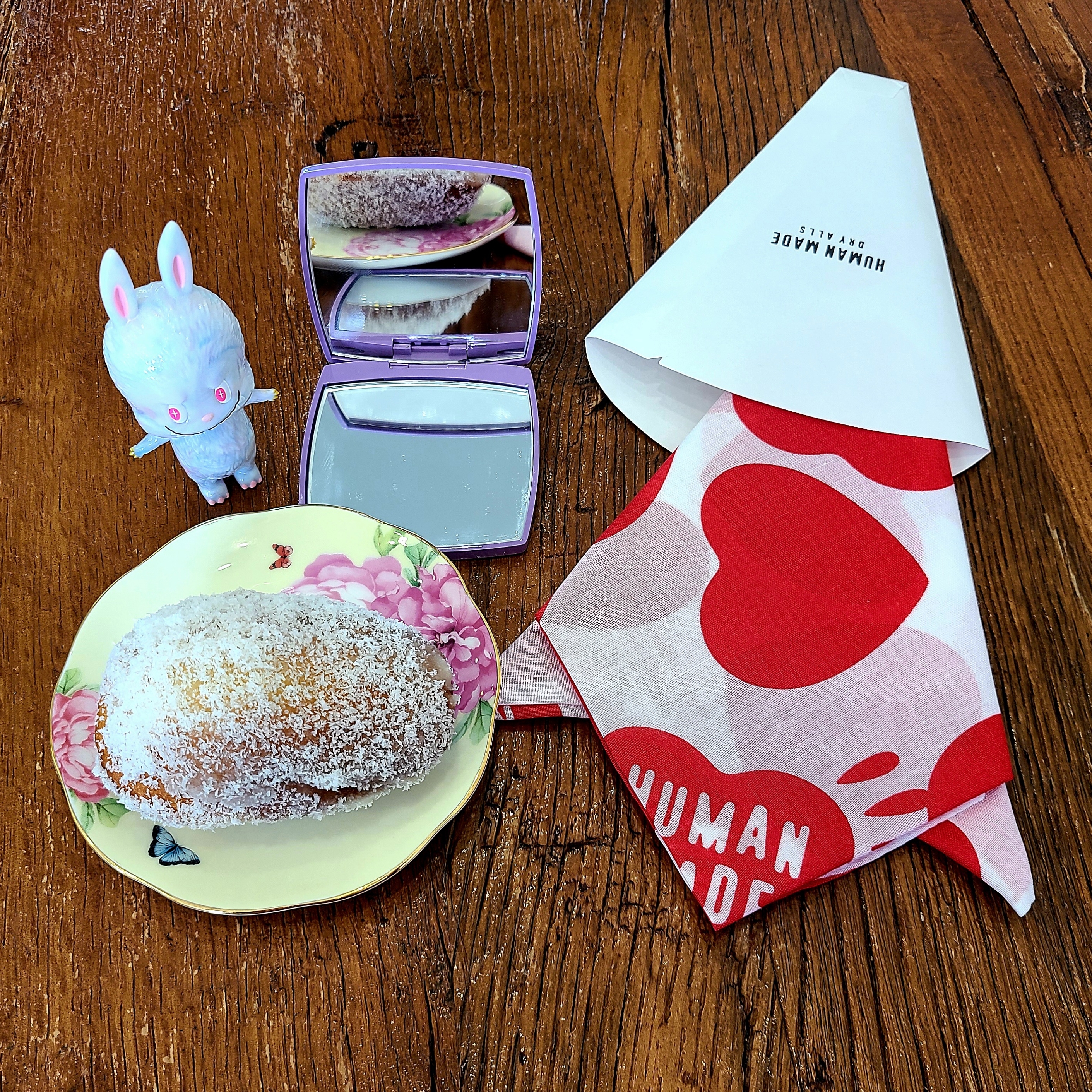 Human Made Heart Big Bandana Red, Chanel Codes Couleur Limited Edition Miroir Double Facettes 135 Immortelle 착용 스타일